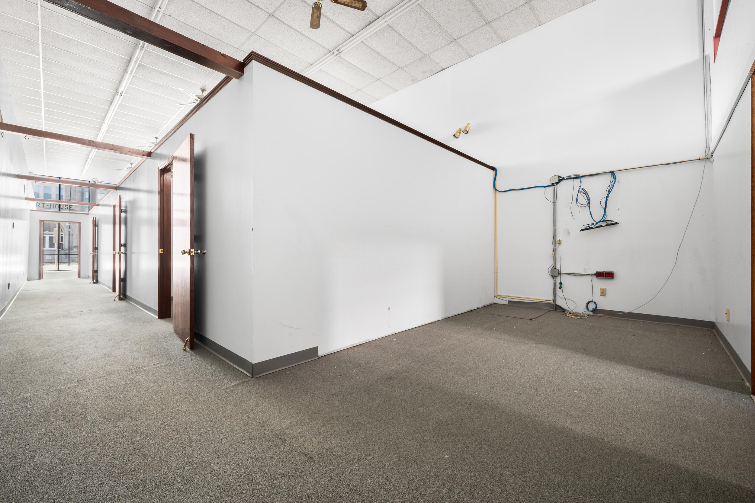 107 East Broadway Street Property Photo 12