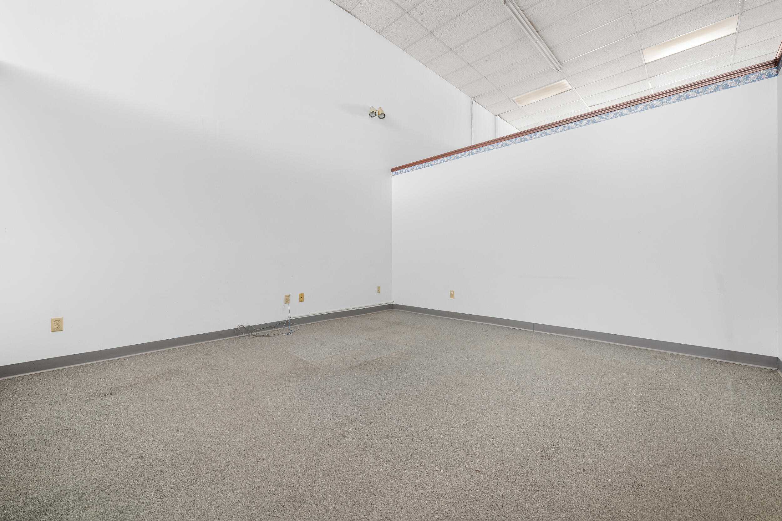 107 East Broadway Street Property Photo 14