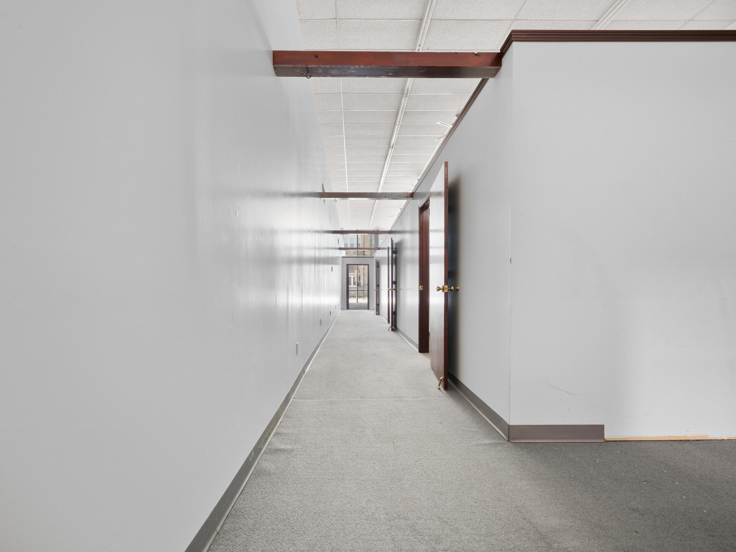 107 East Broadway Street Property Photo 15