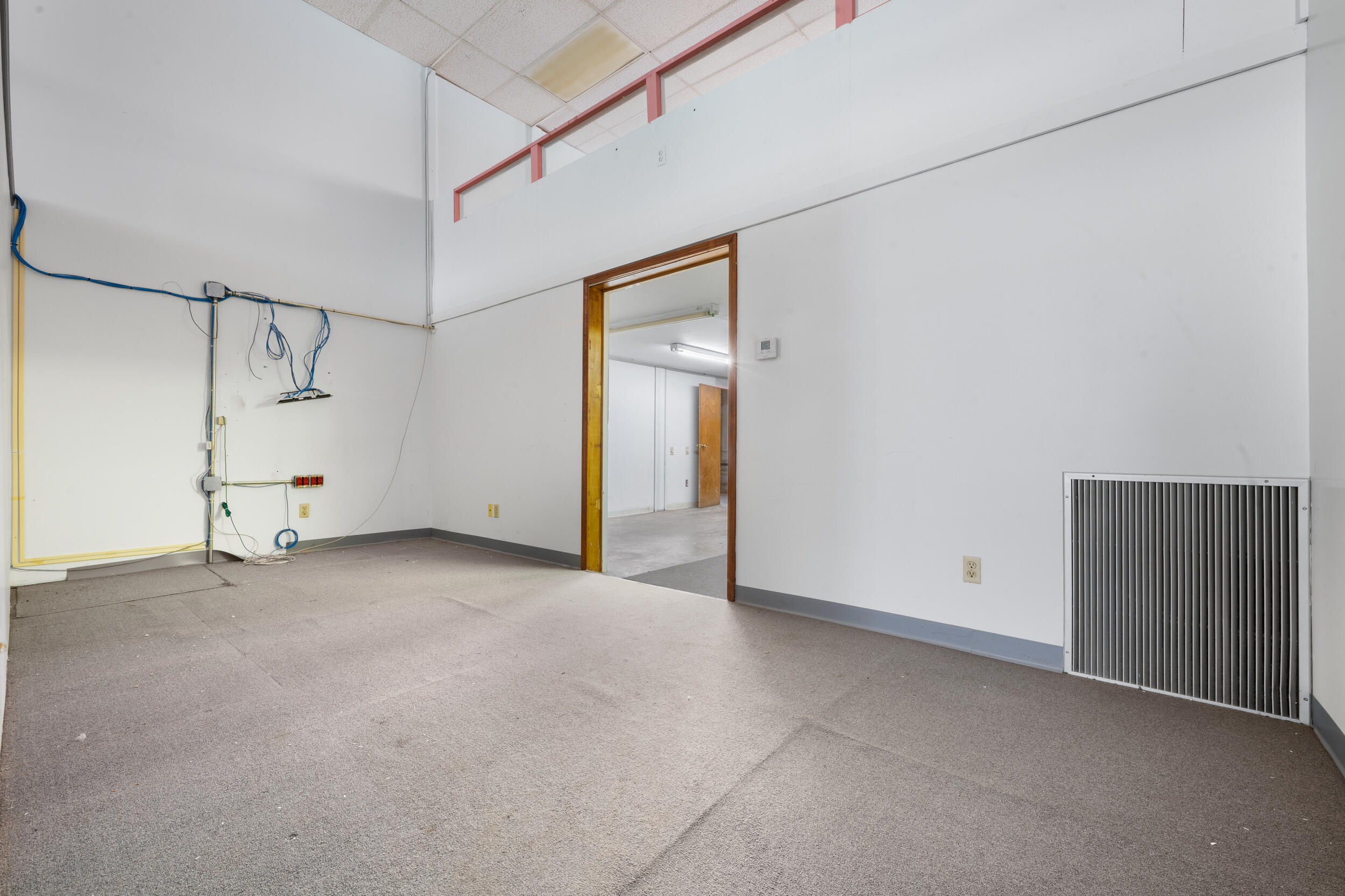 107 East Broadway Street Property Photo 16