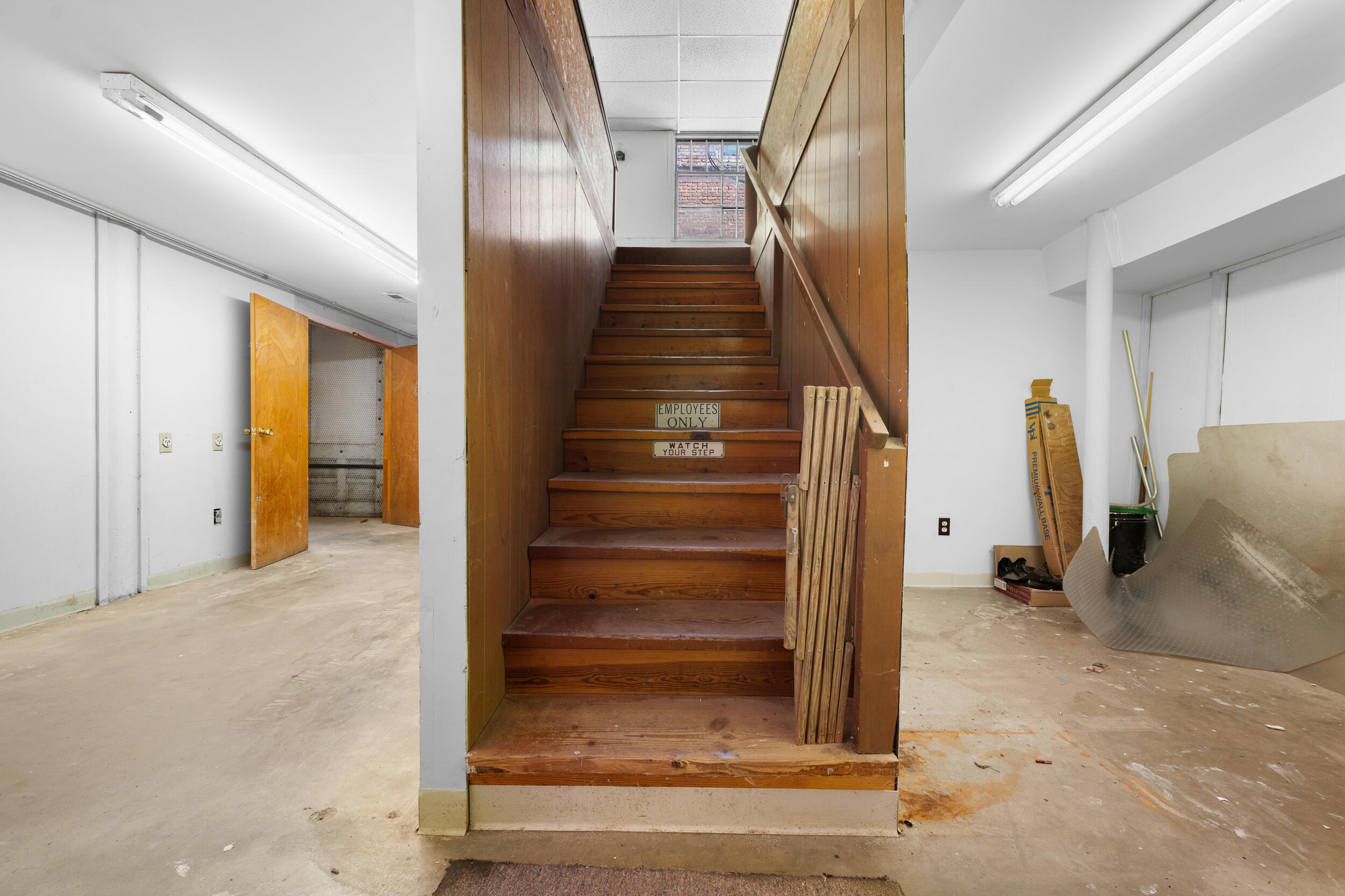 107 East Broadway Street Property Photo 17