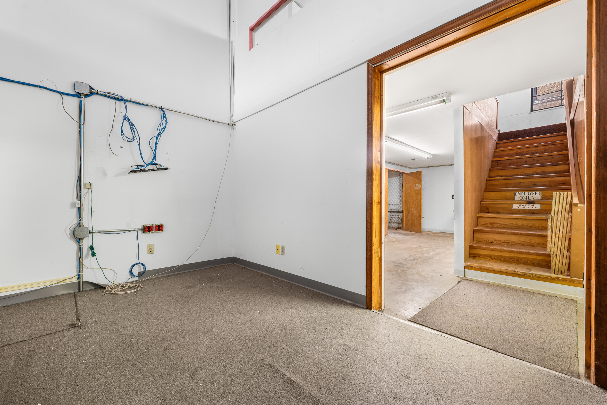 107 East Broadway Street Property Photo 24