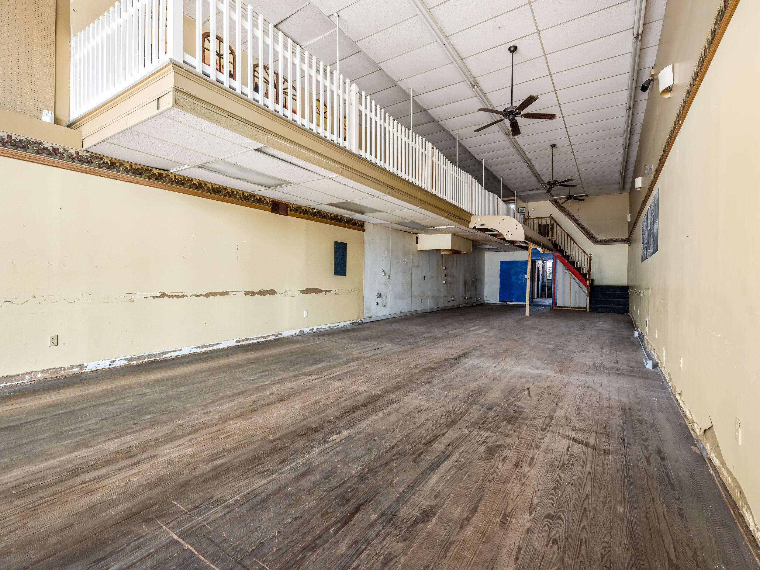 107 East Broadway Street Property Photo 32