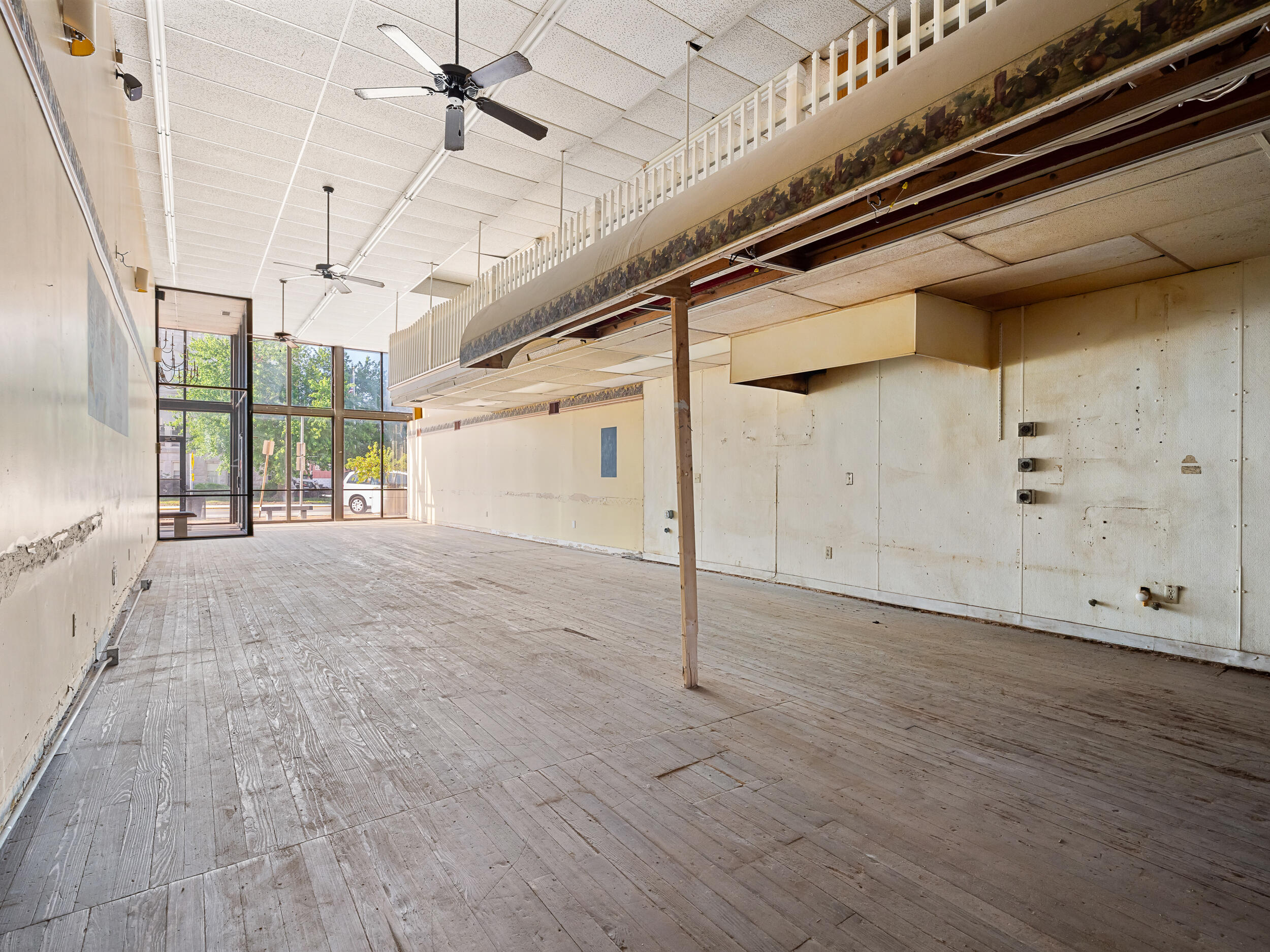 107 East Broadway Street Property Photo 43