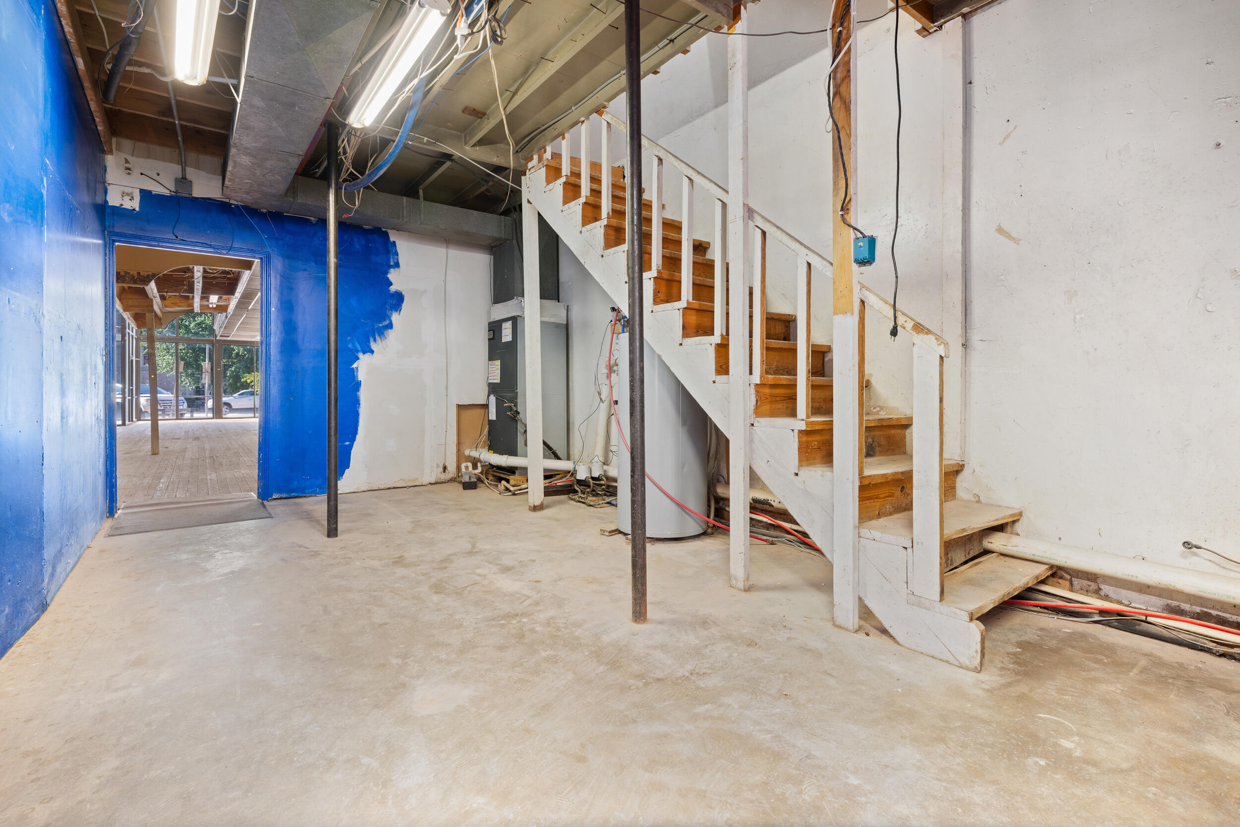 107 East Broadway Street Property Photo 46