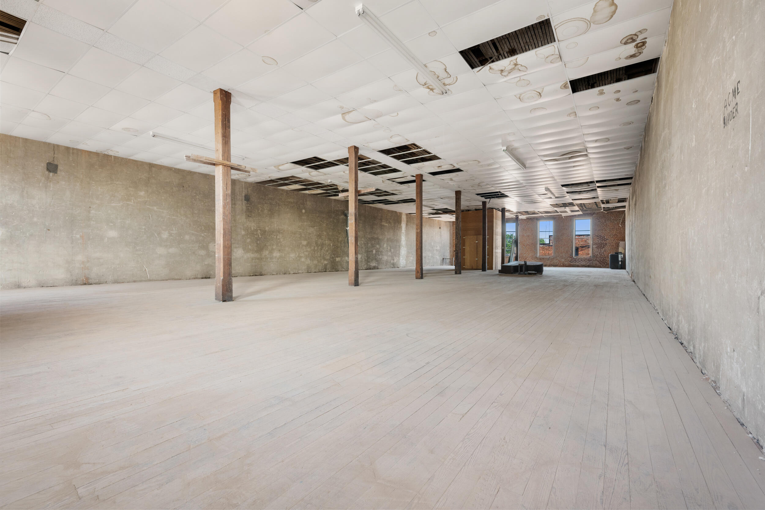 107 East Broadway Street Property Photo 50