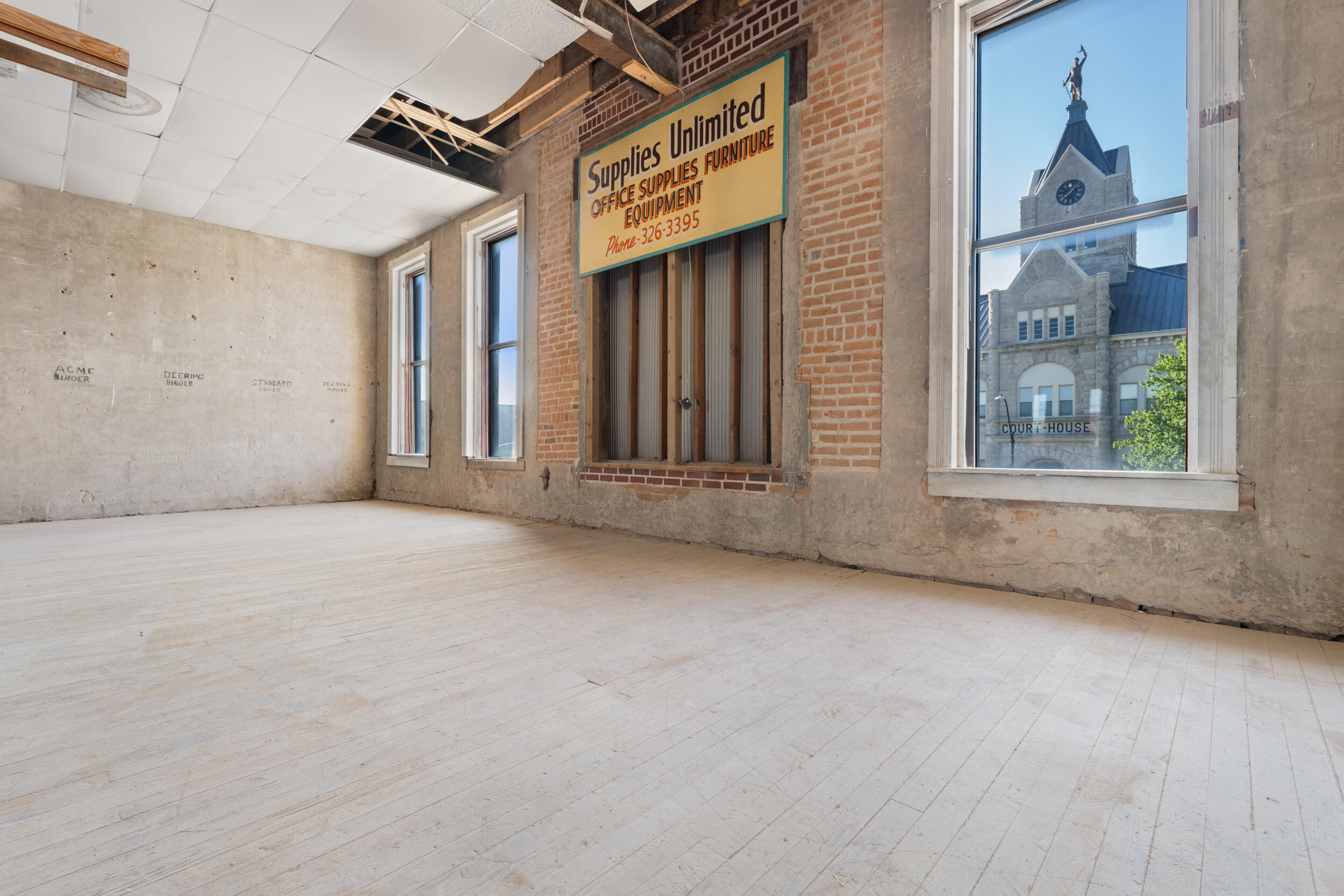 107 East Broadway Street Property Photo 52