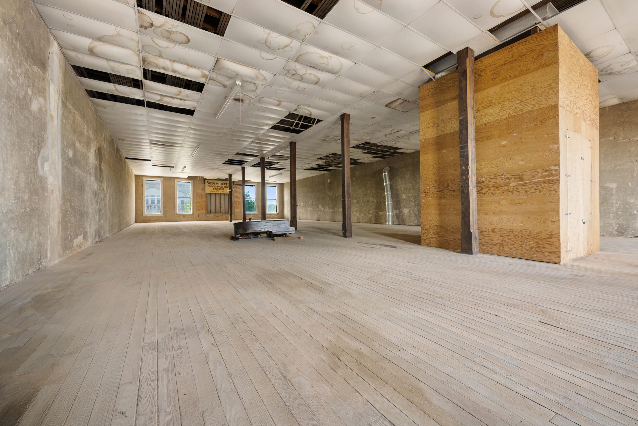 107 East Broadway Street Property Photo 55