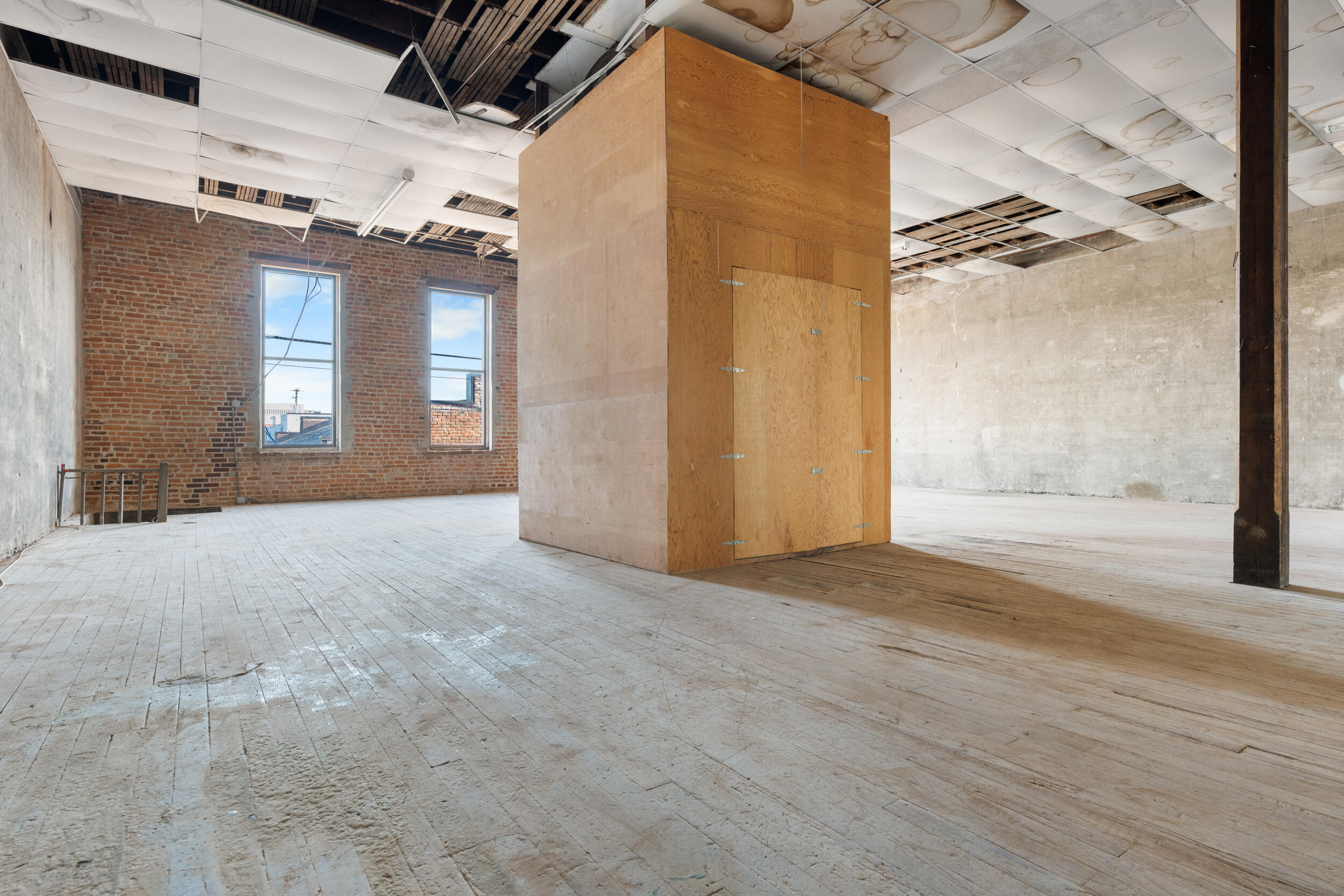 107 East Broadway Street Property Photo 56