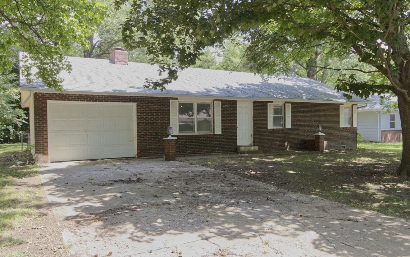 1210 South Martin Avenue Property Photo 1