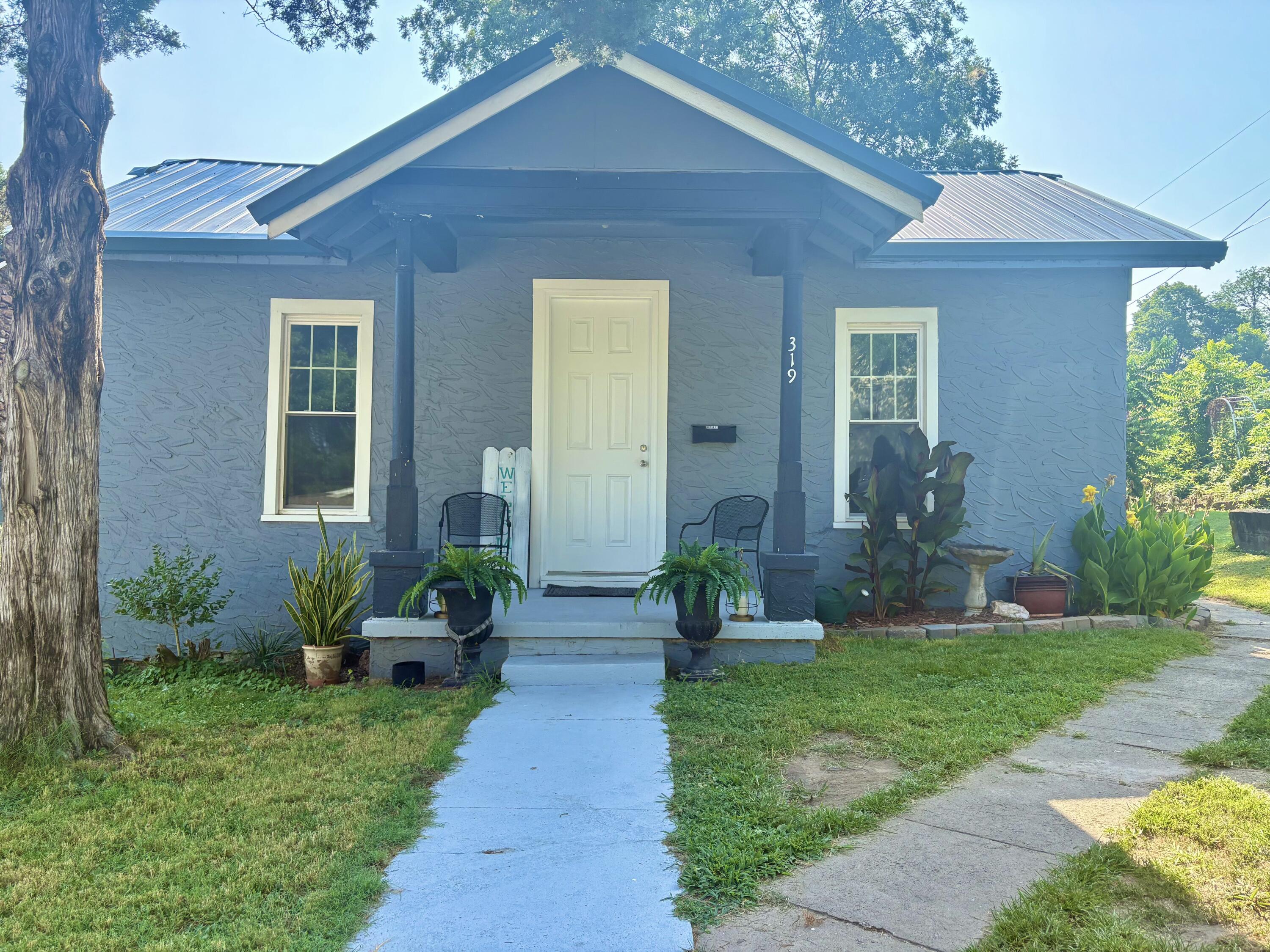 319 South Washington Street Property Photo 1