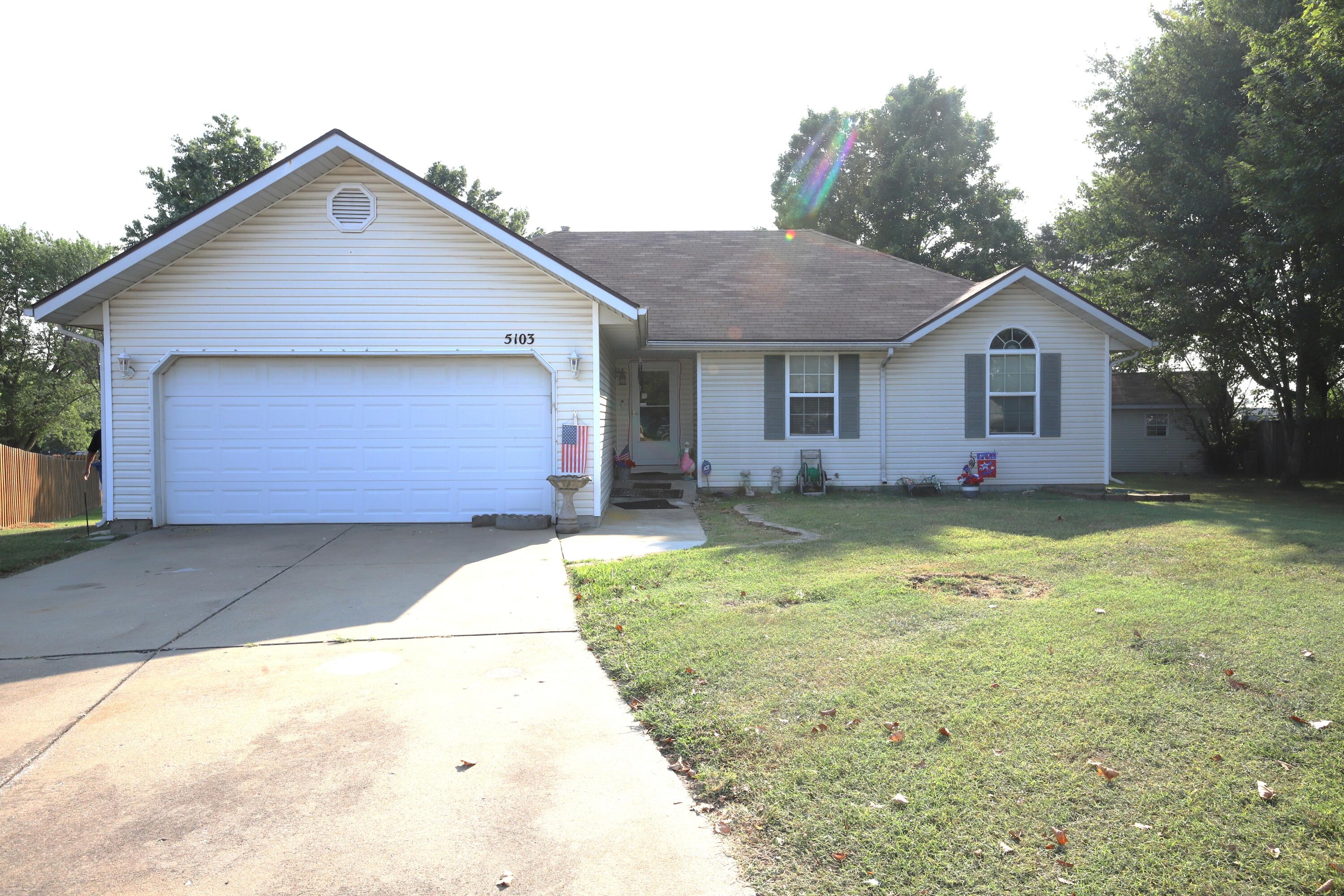 5103 North Graybrooke Drive Property Photo 1