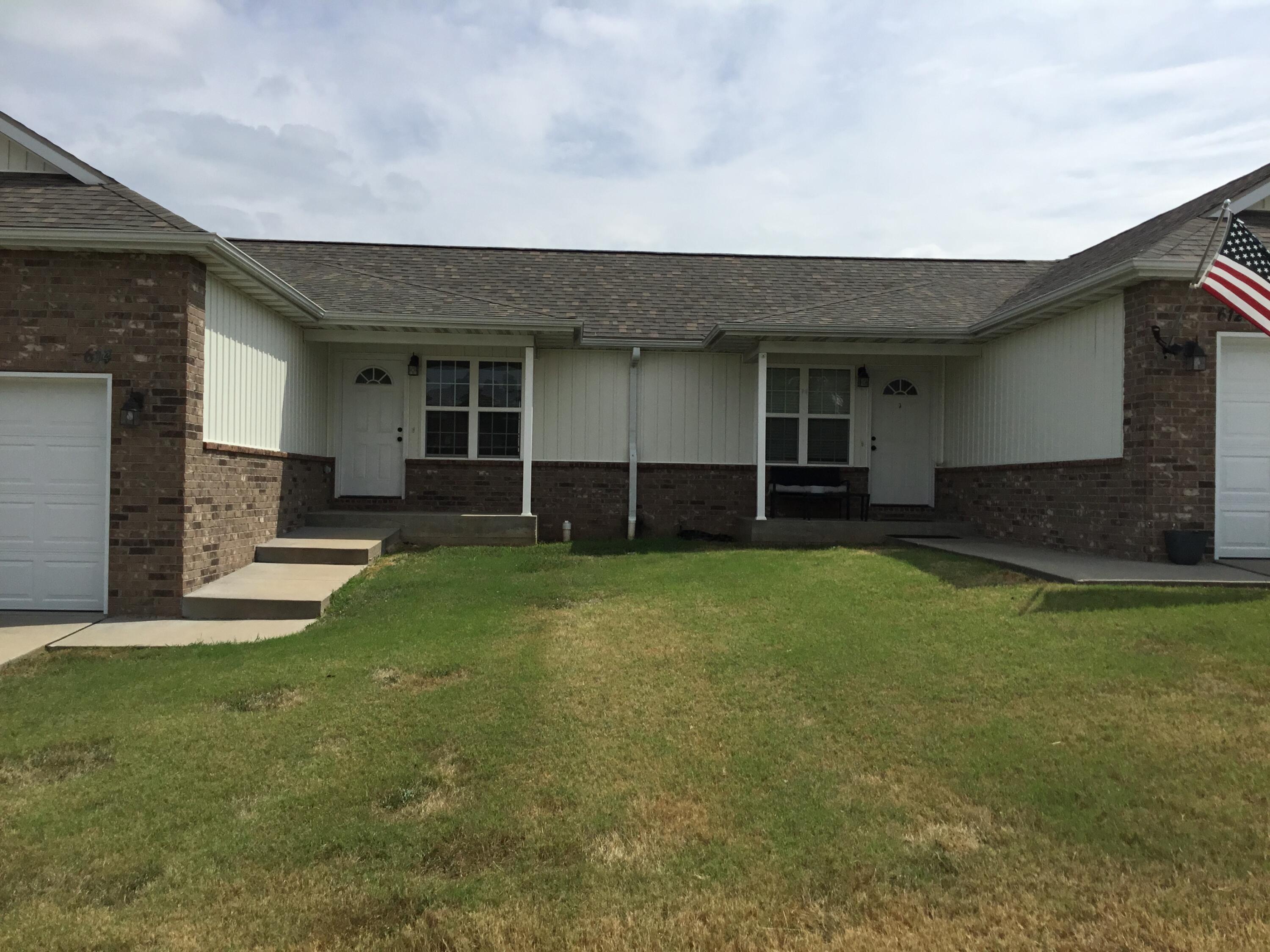 614 East Daniels Street Property Photo 1