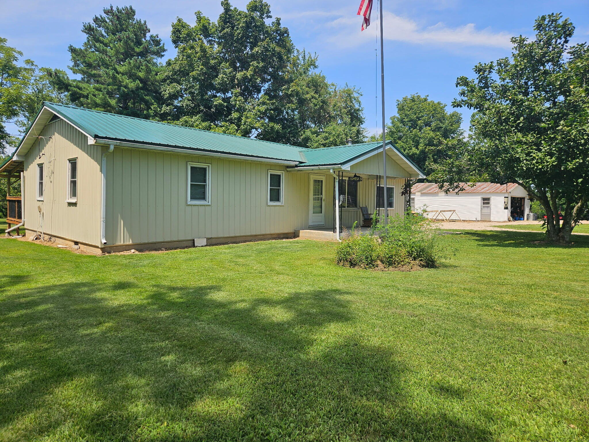 5923 Highway K Property Photo 1