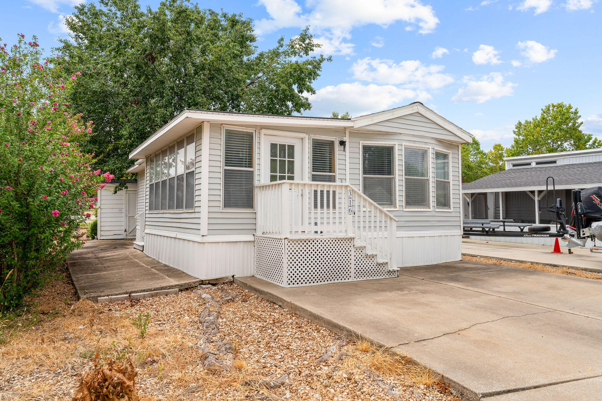 316 Sunshine Circle Property Photo 1