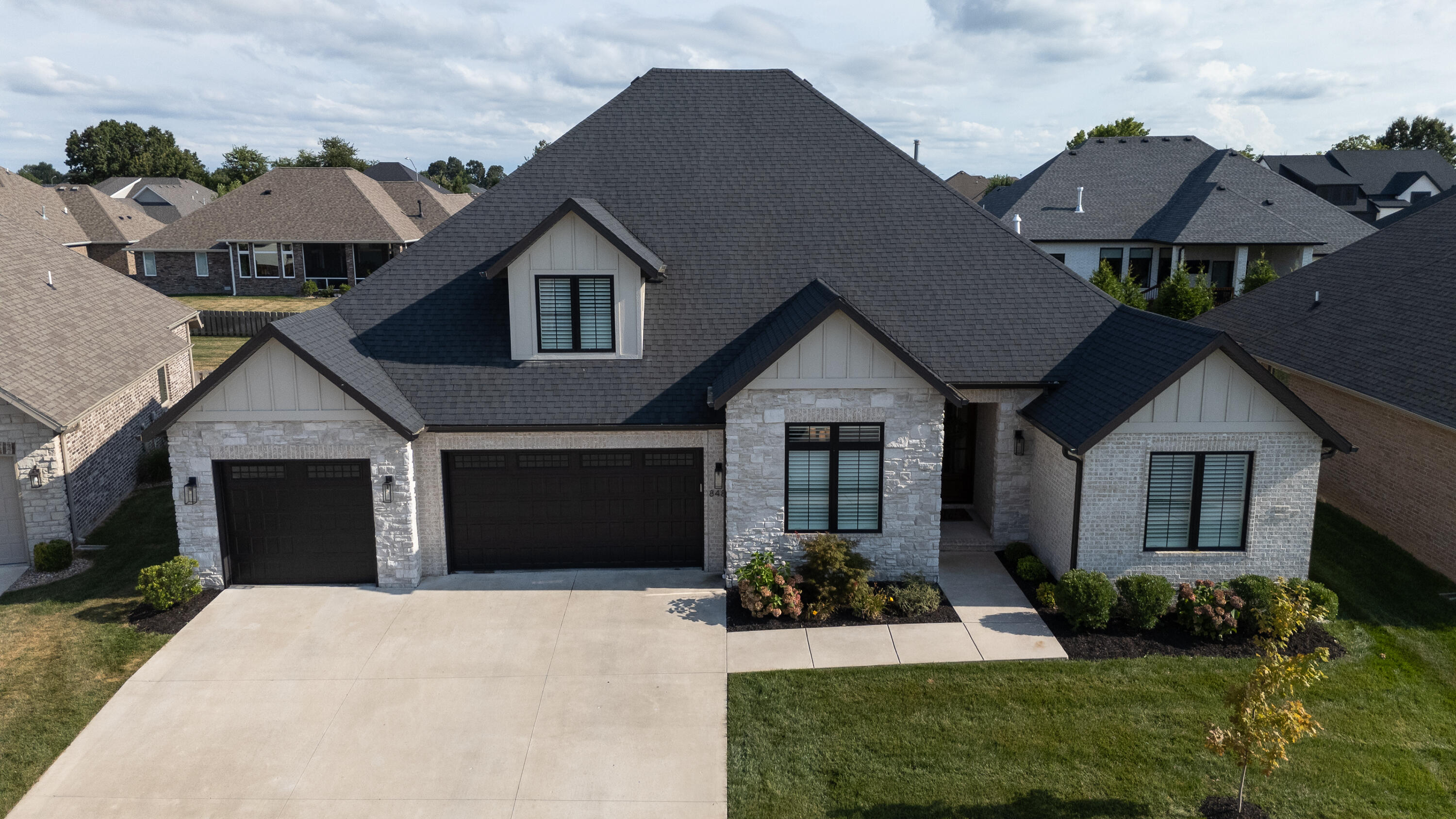 848 East Edenmore Circle Property Photo 1