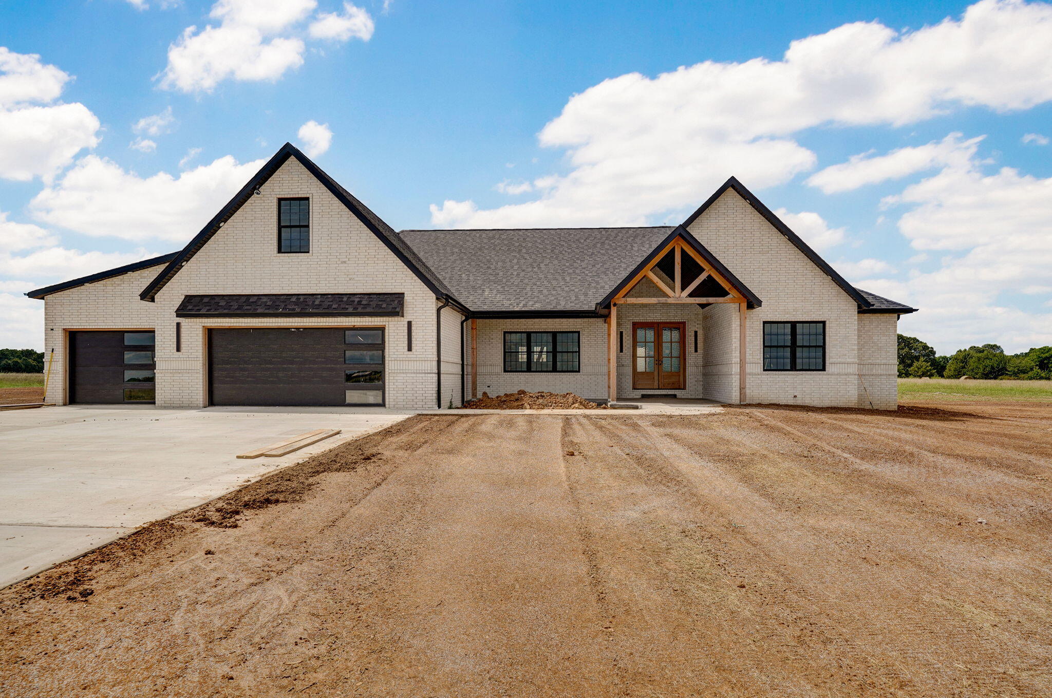9966 East Farm Road 186 Property Photo 1