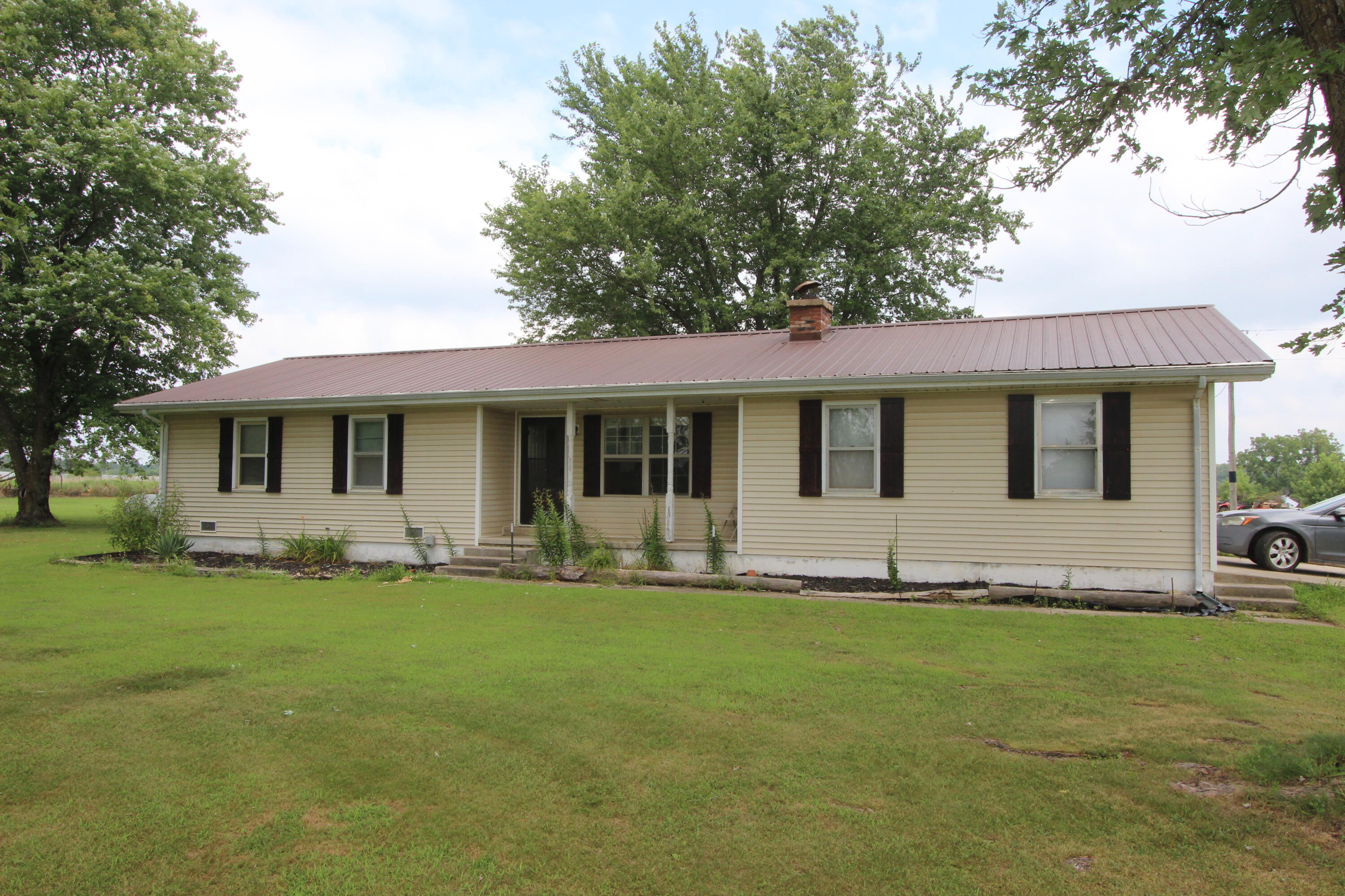 2585 Burnett Road Property Photo 1