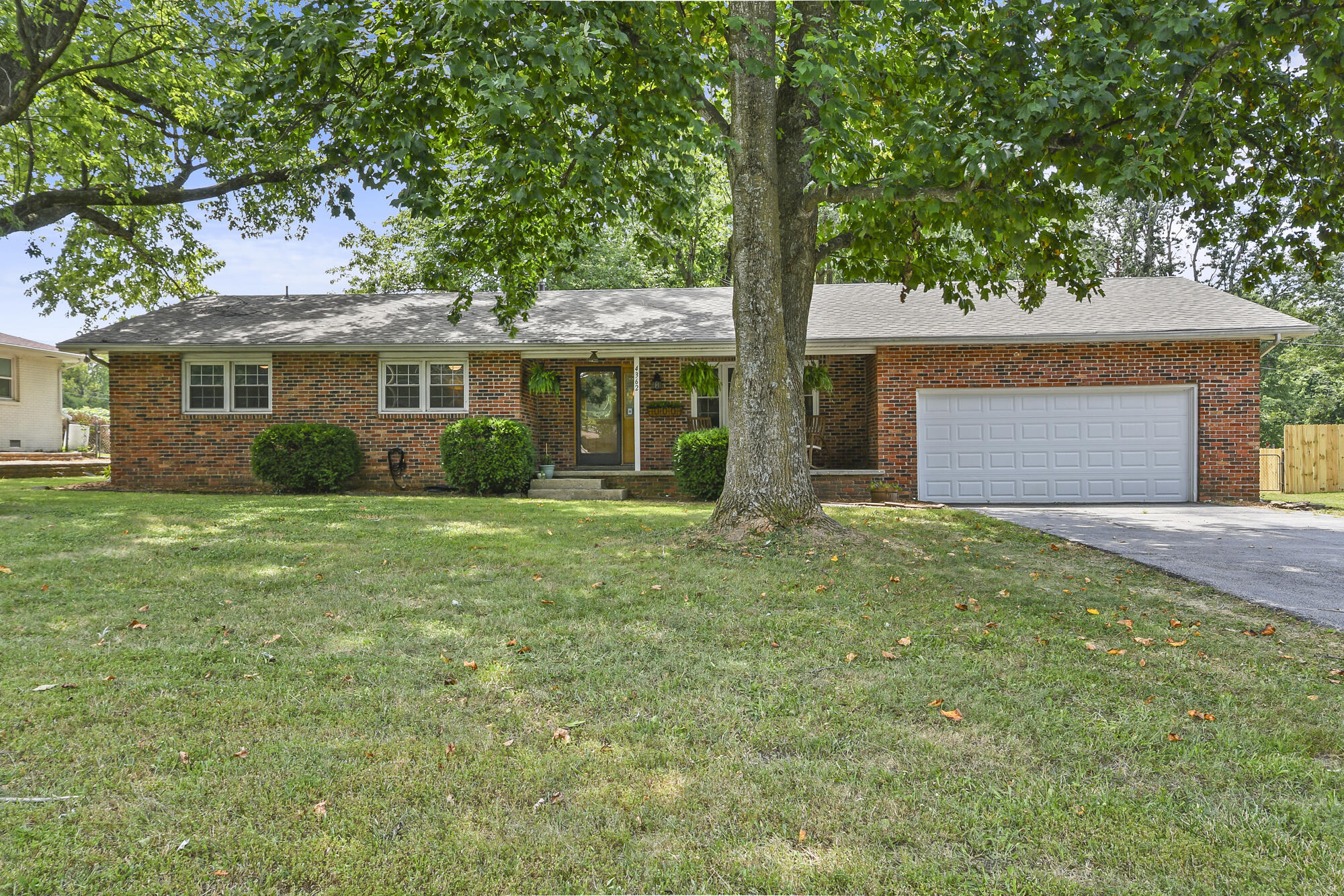 4362 West Weaver Road Property Photo 1