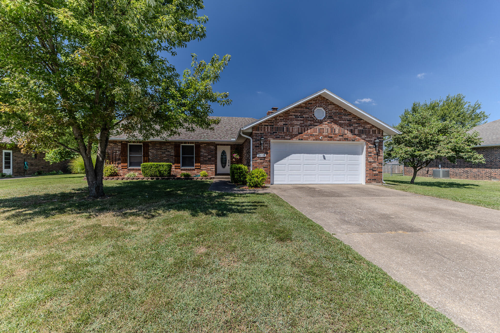 2115 South Hedgewood Drive Property Photo 1