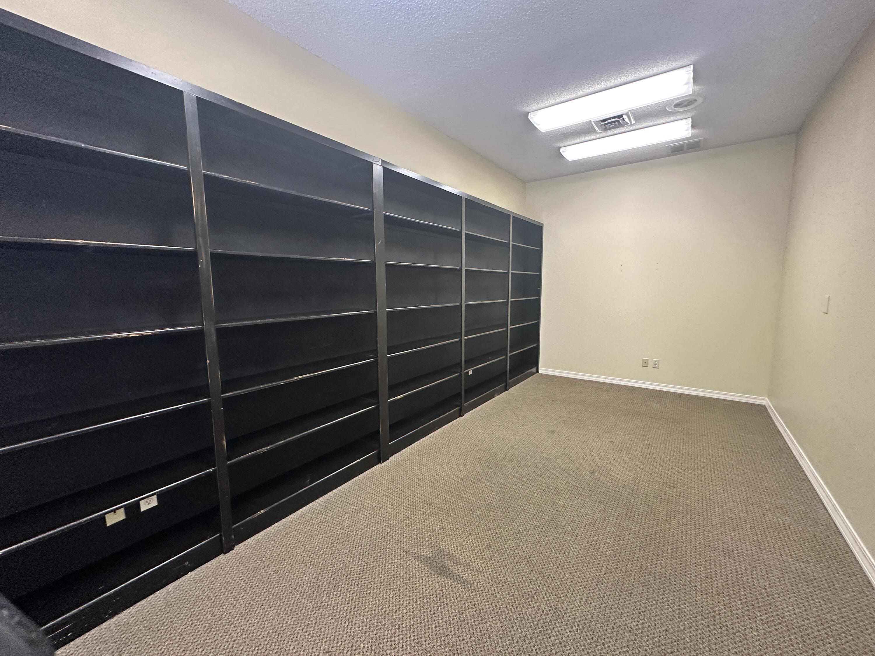 2021 South Waverly Avenue Property Photo 11