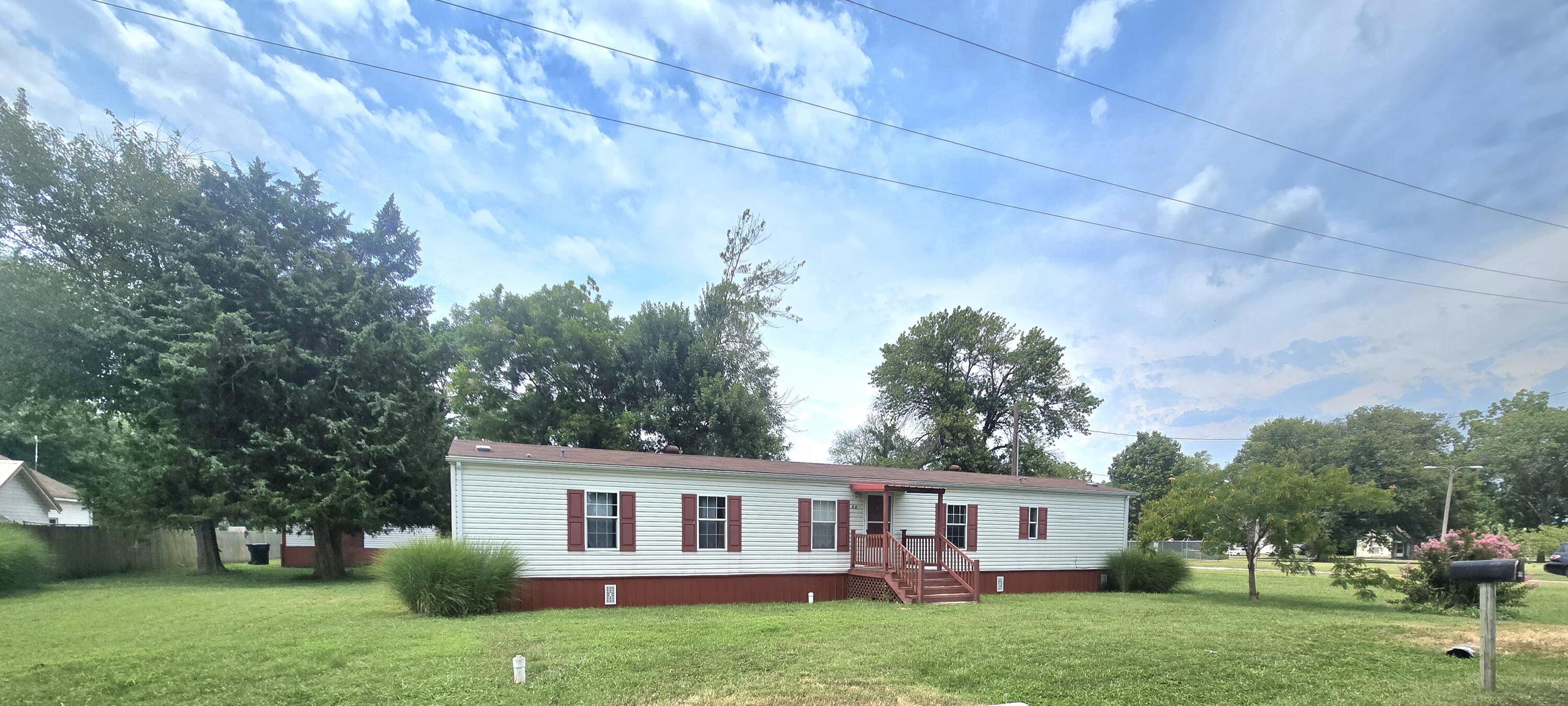 203 North Lakeview Drive Property Photo 1