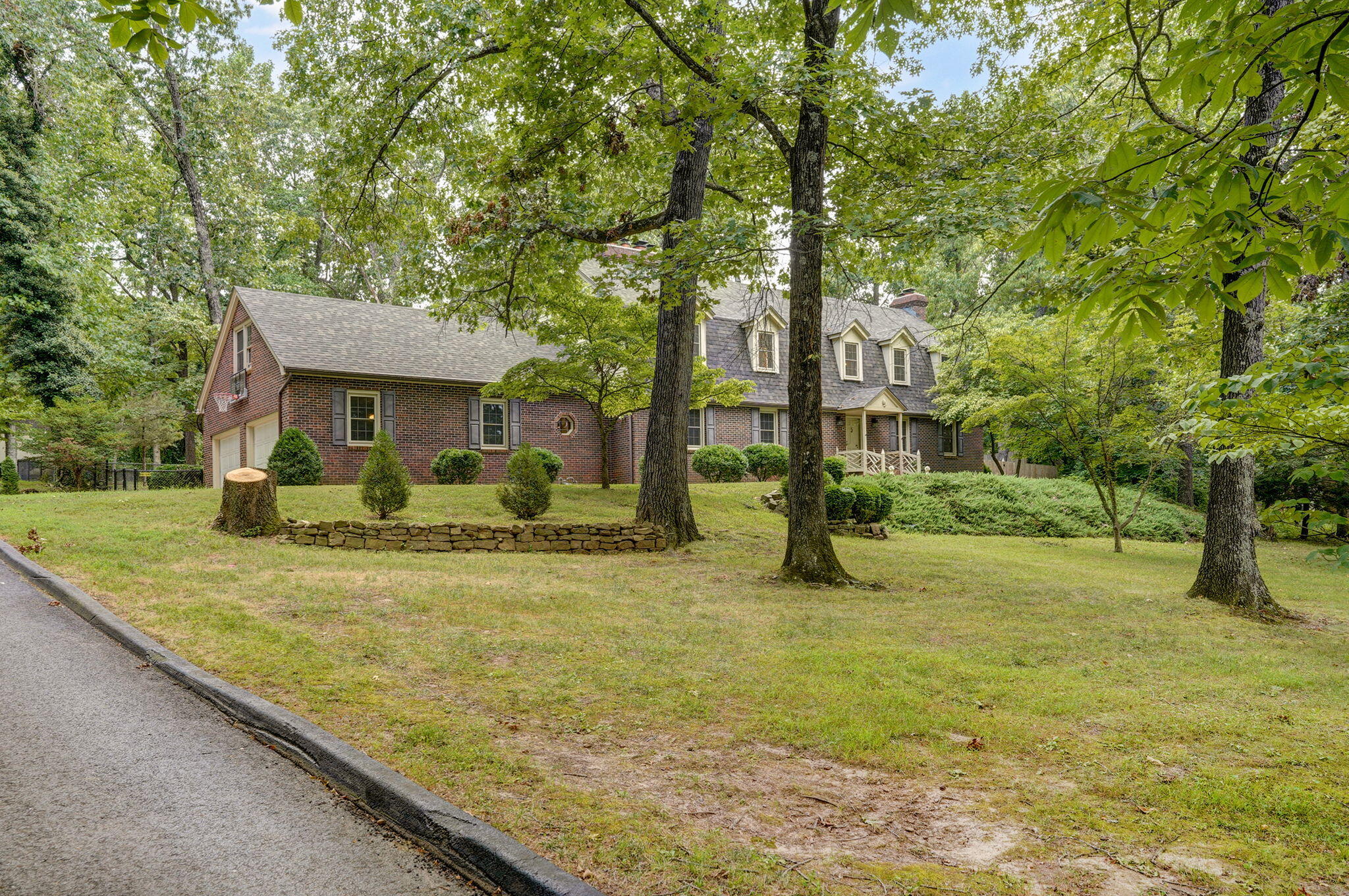 2440 East Wildwood Road Property Photo 1