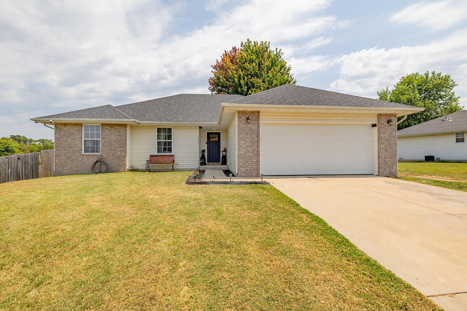 720 Poplar Court Property Photo 1