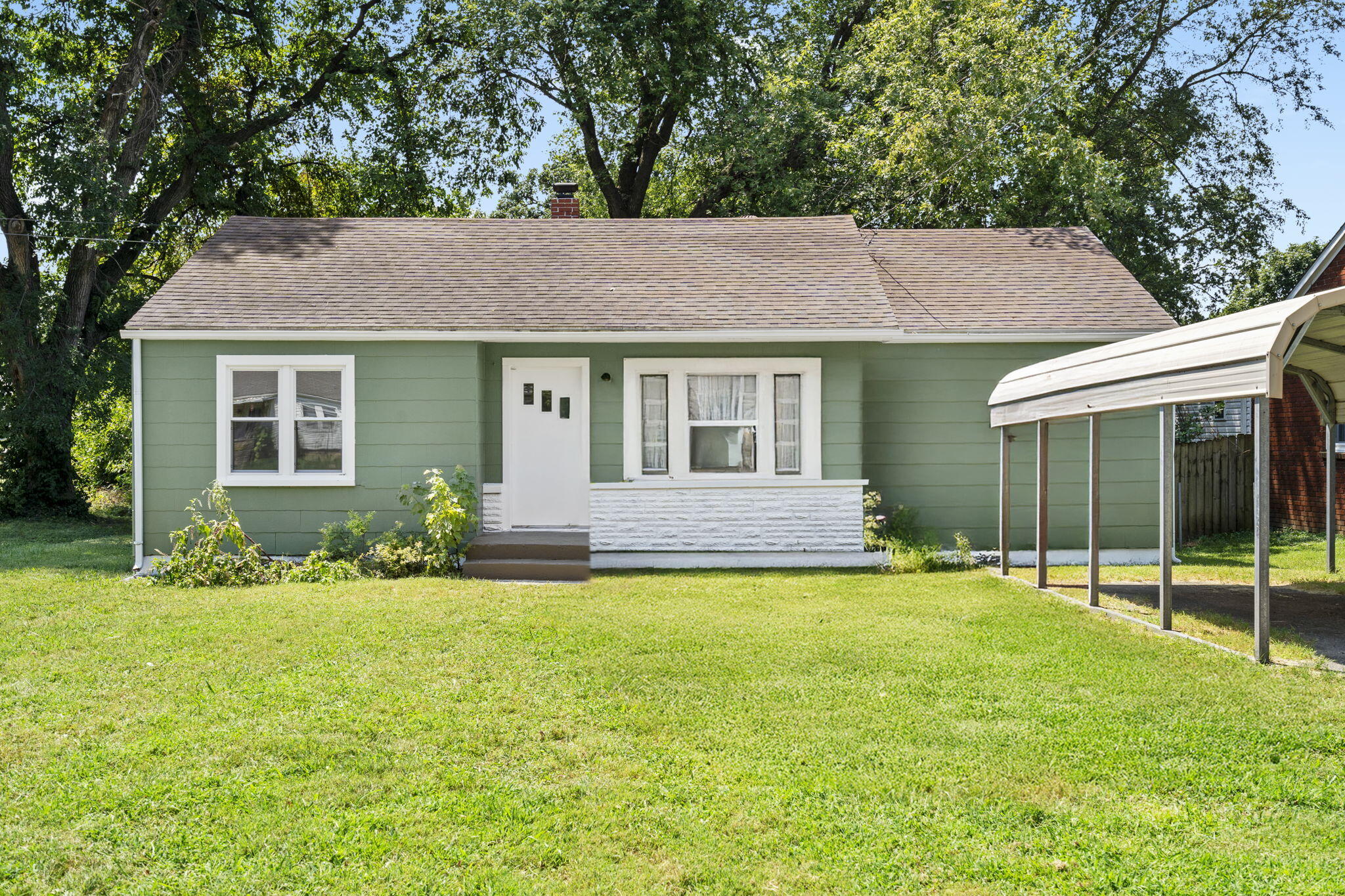 426 West Catalpa Street Property Photo 1