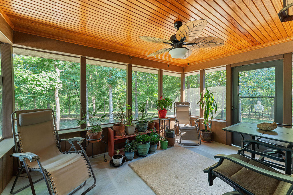 7221 East State Highway 90 Property Photo 10