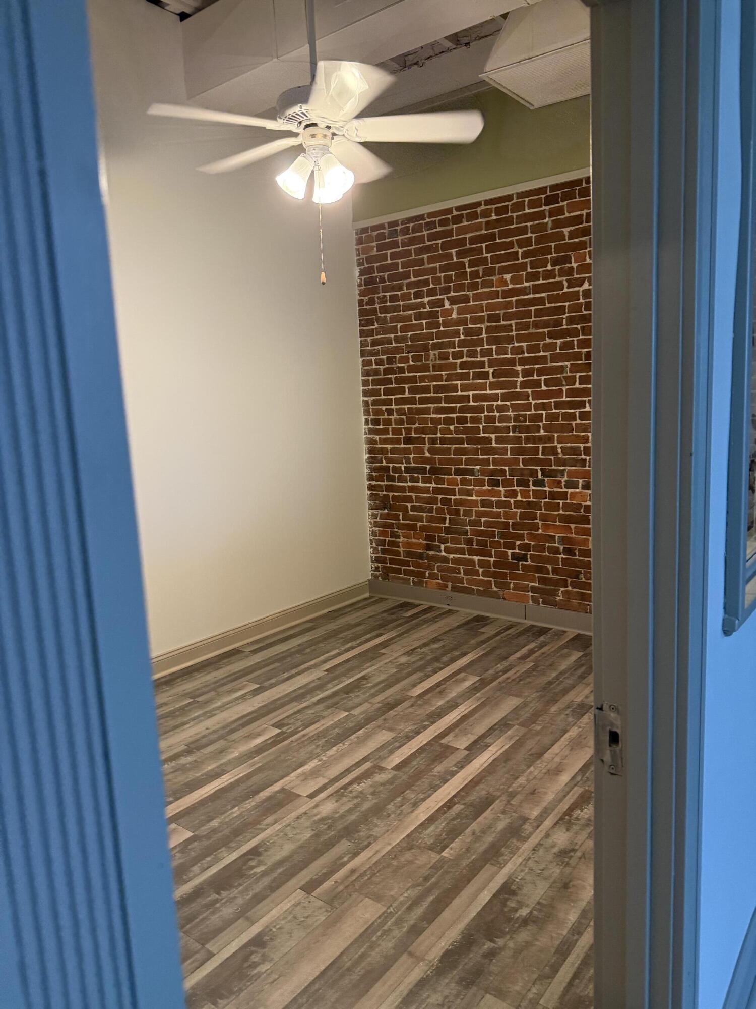 313 Park Central Property Photo 3