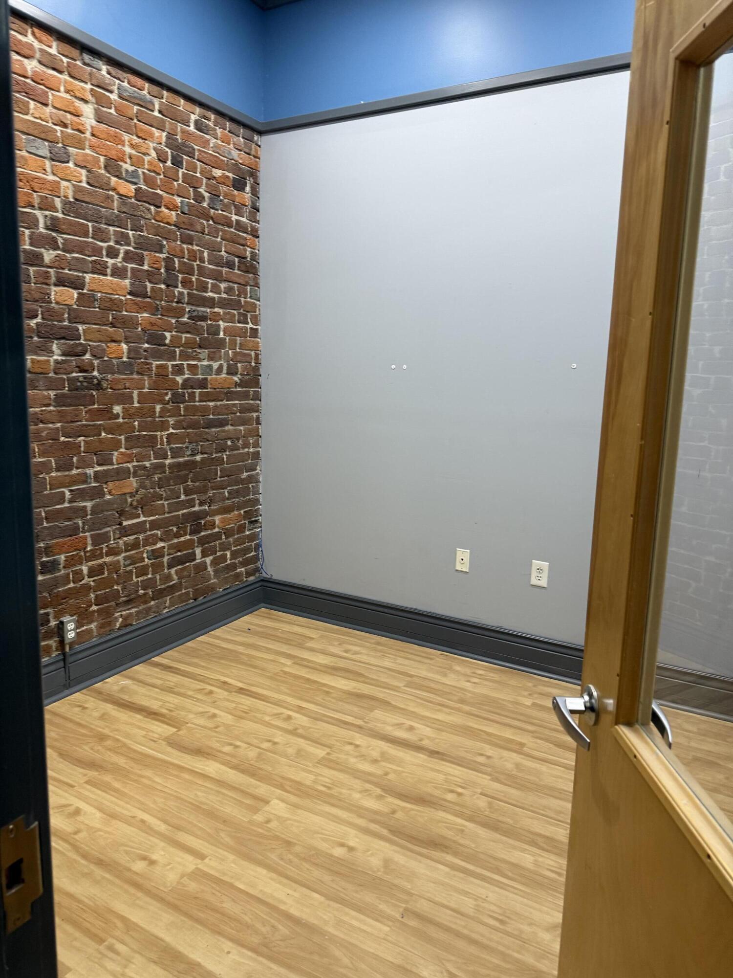 313 Park Central Property Photo 4