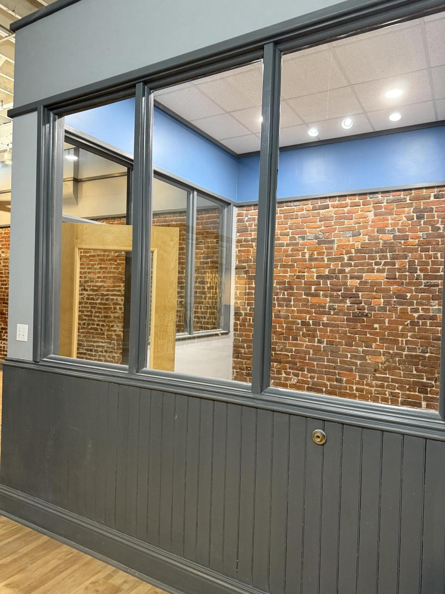 313 Park Central Property Photo 5