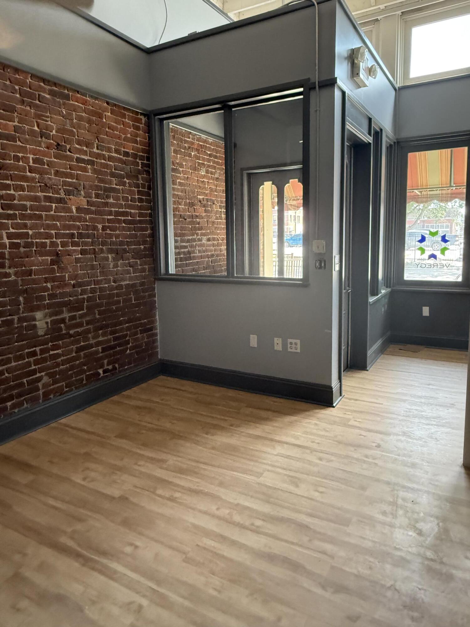 313 Park Central Property Photo 6