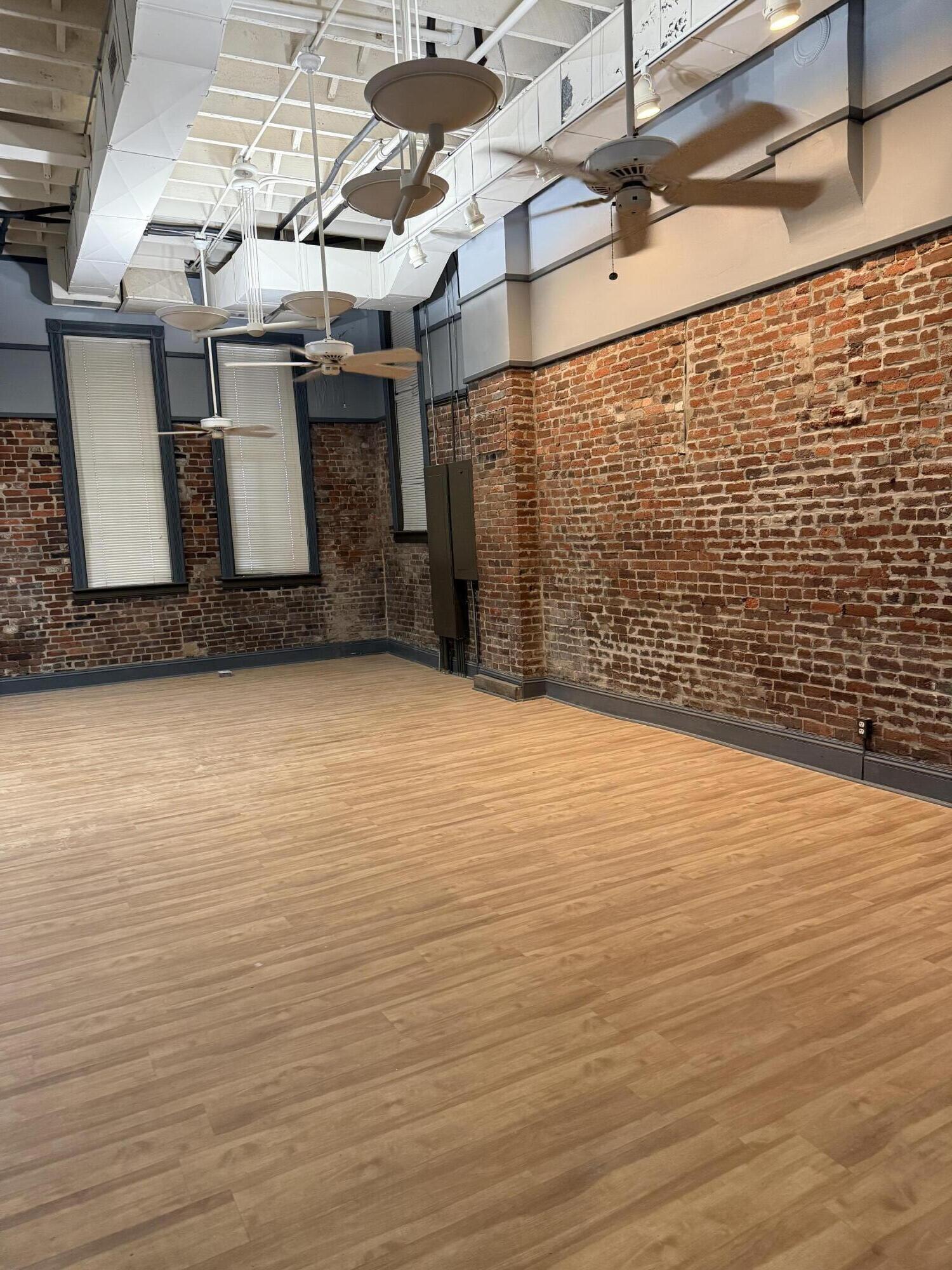 313 Park Central Property Photo 7