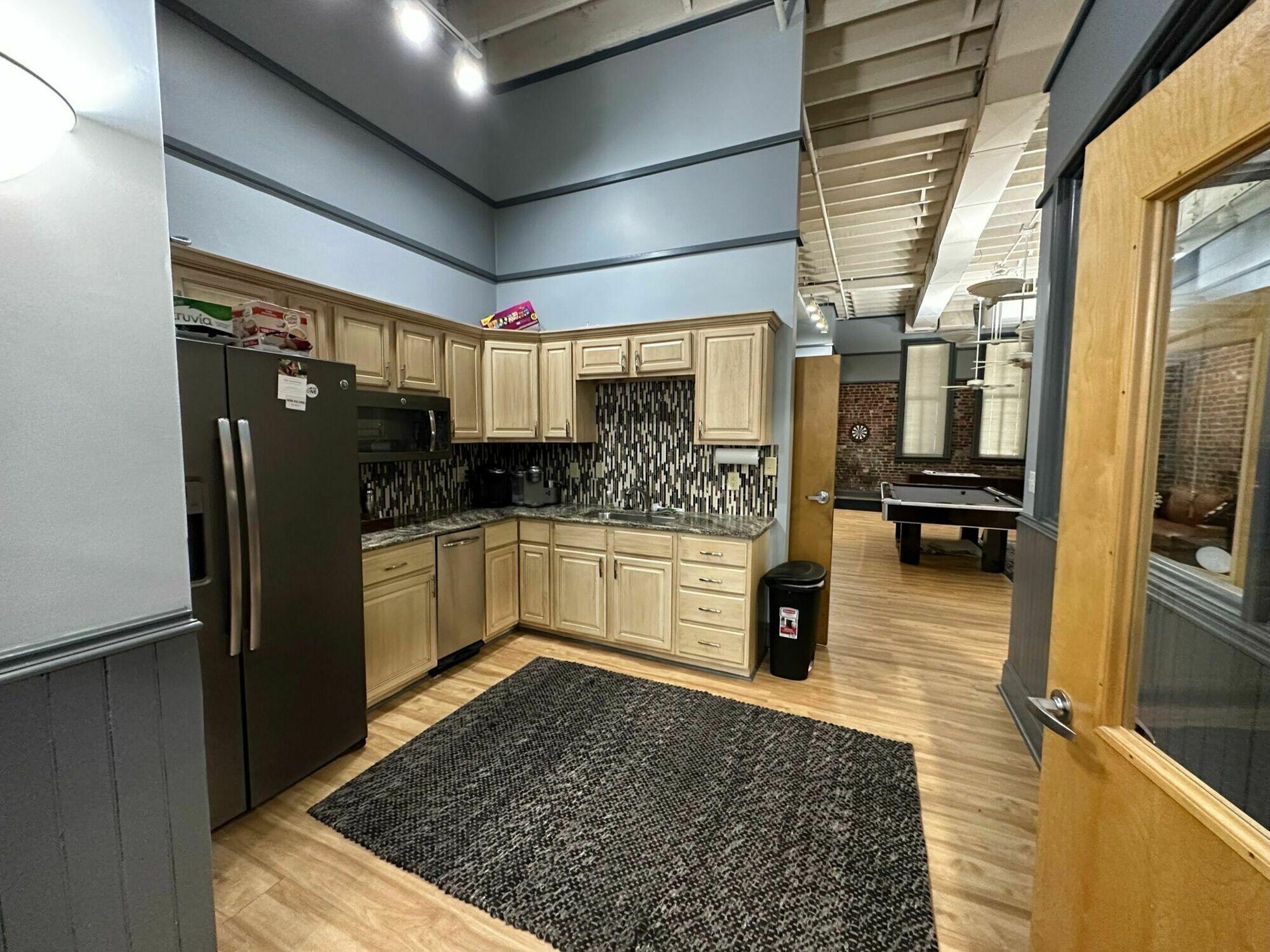 313 Park Central Property Photo 8