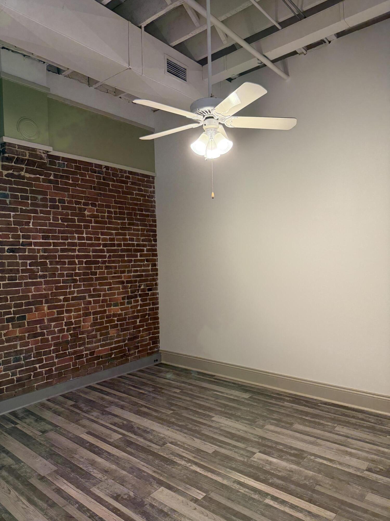 313 Park Central Property Photo 18