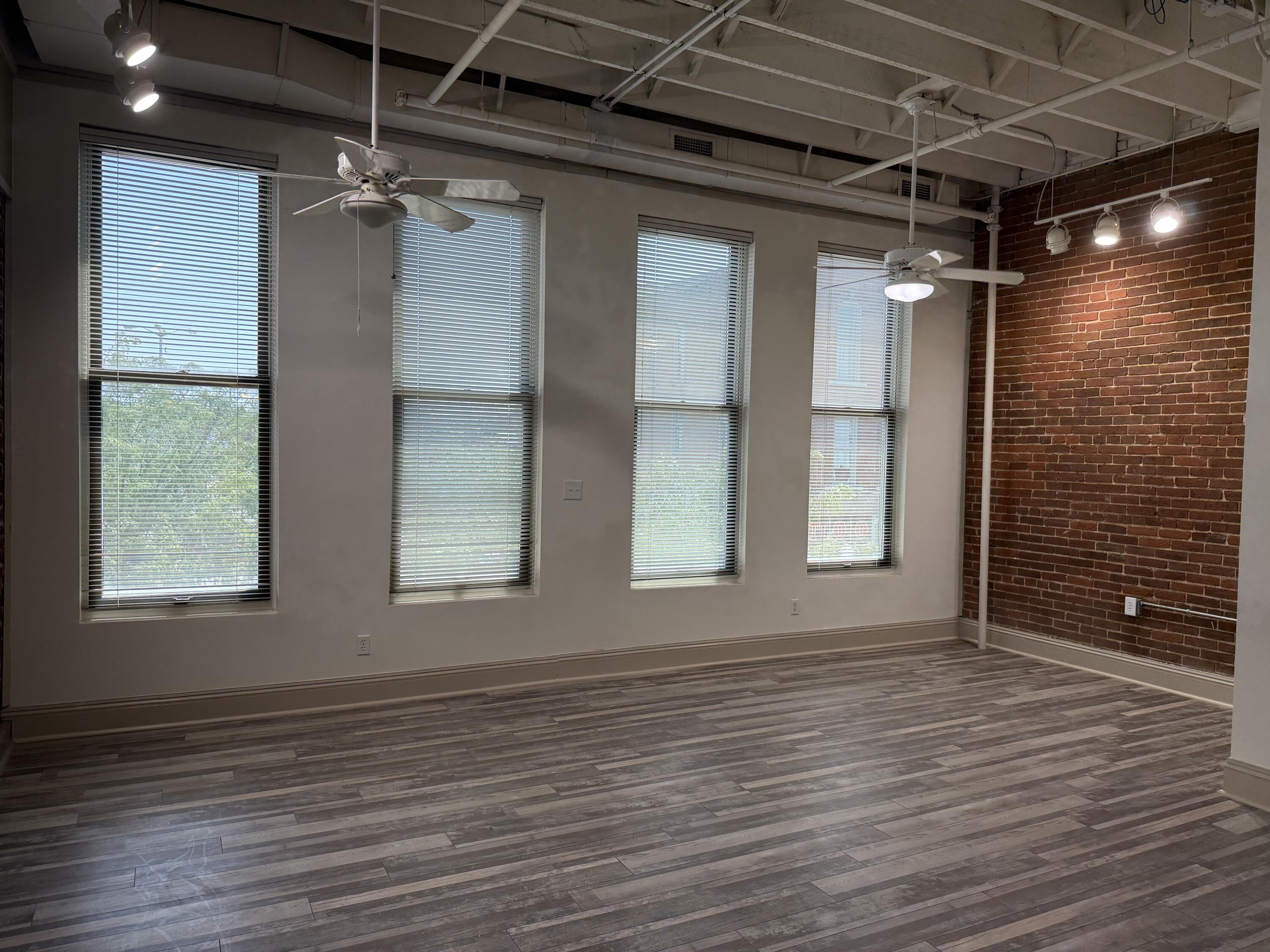 313 Park Central Property Photo 21