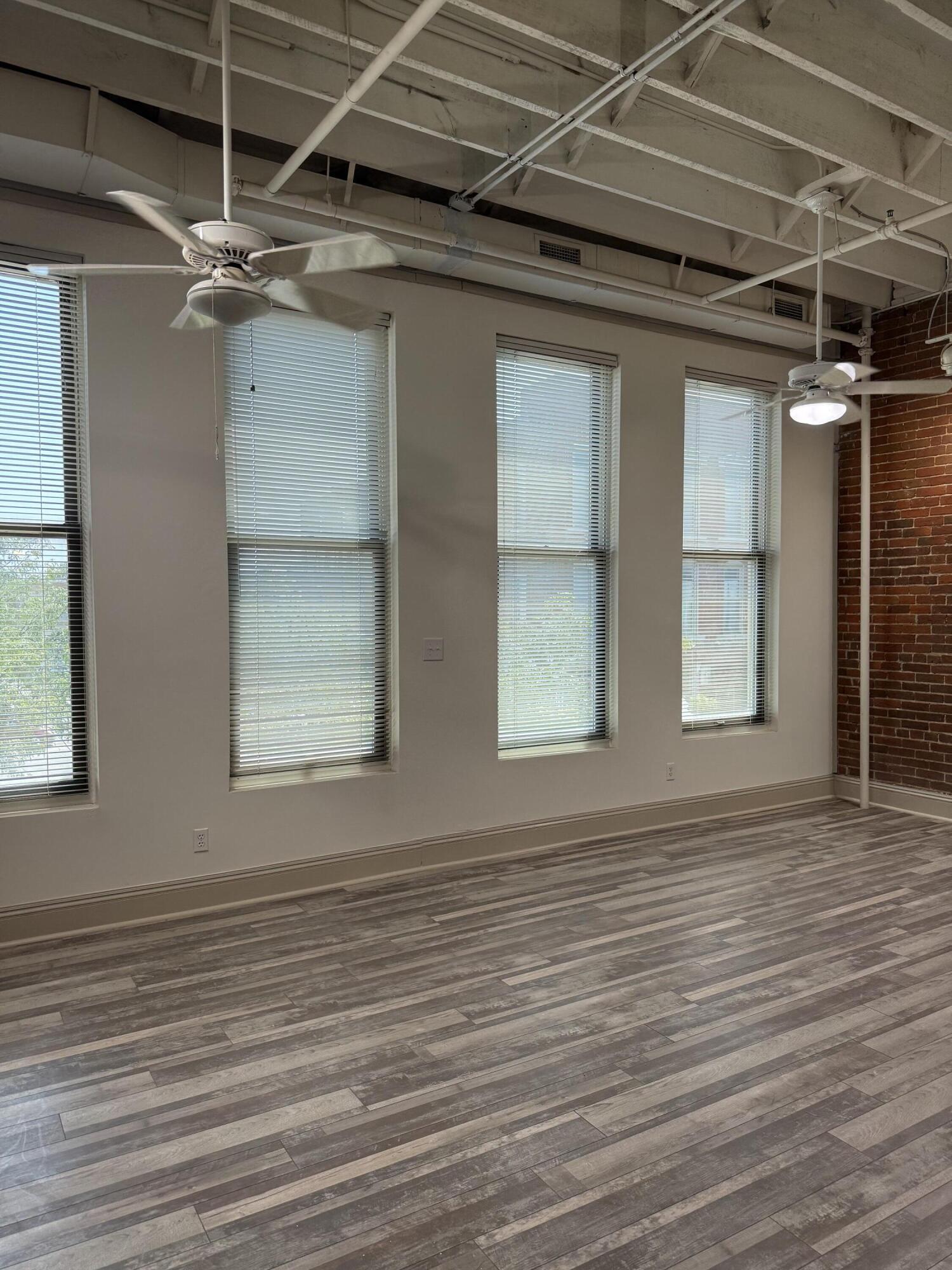 313 Park Central Property Photo 22