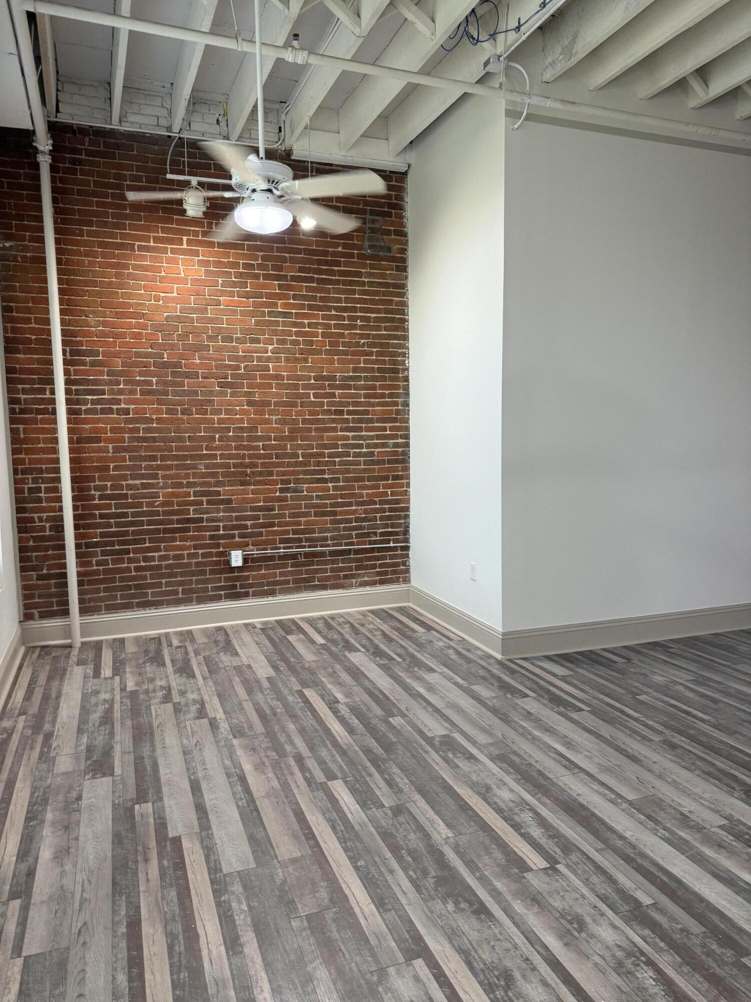 313 Park Central Property Photo 23