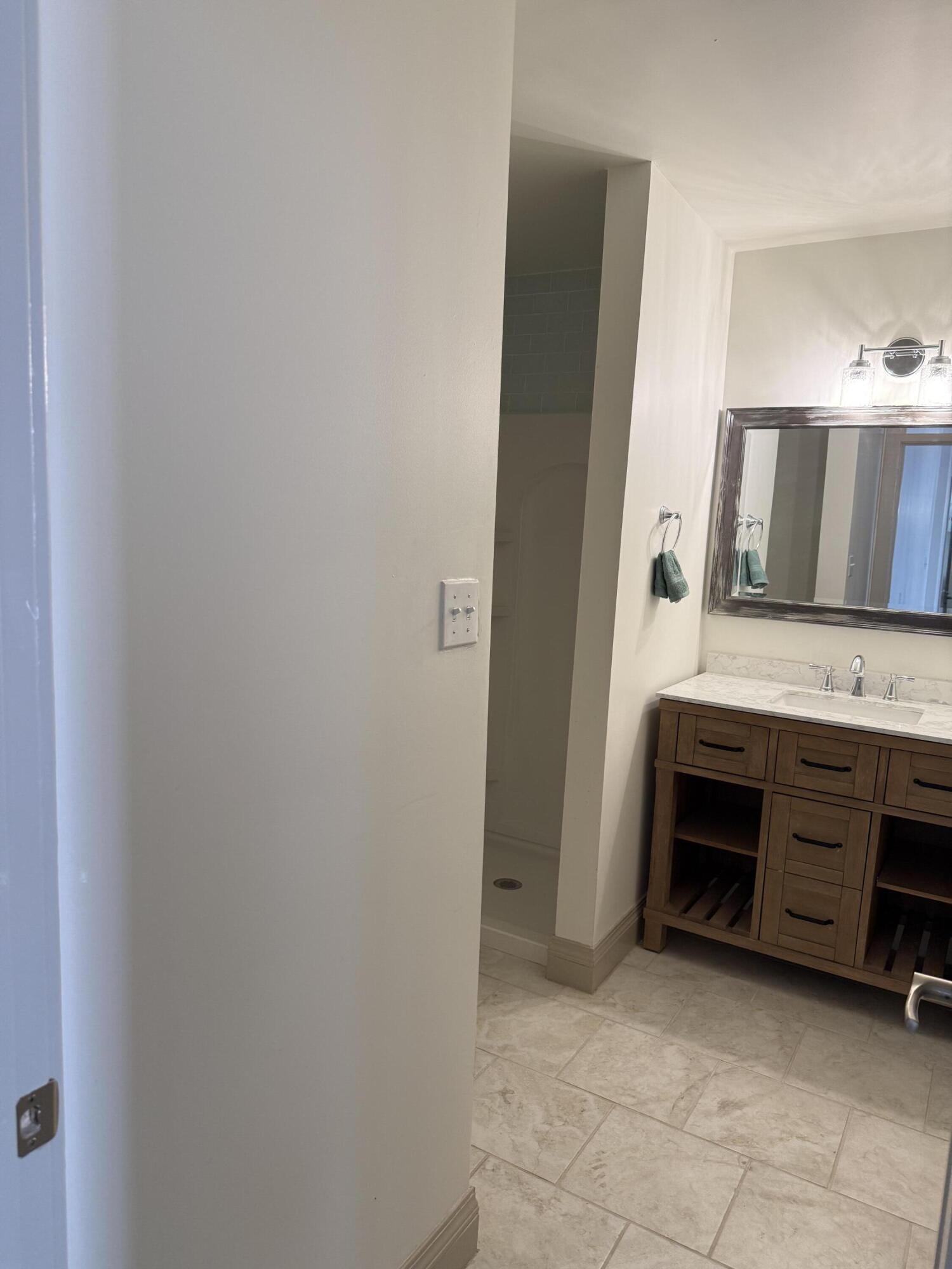 313 Park Central Property Photo 24