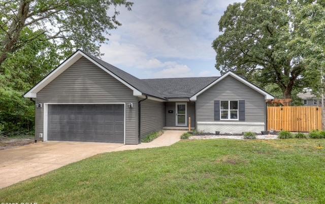 915 Kesington Road Property Photo 1