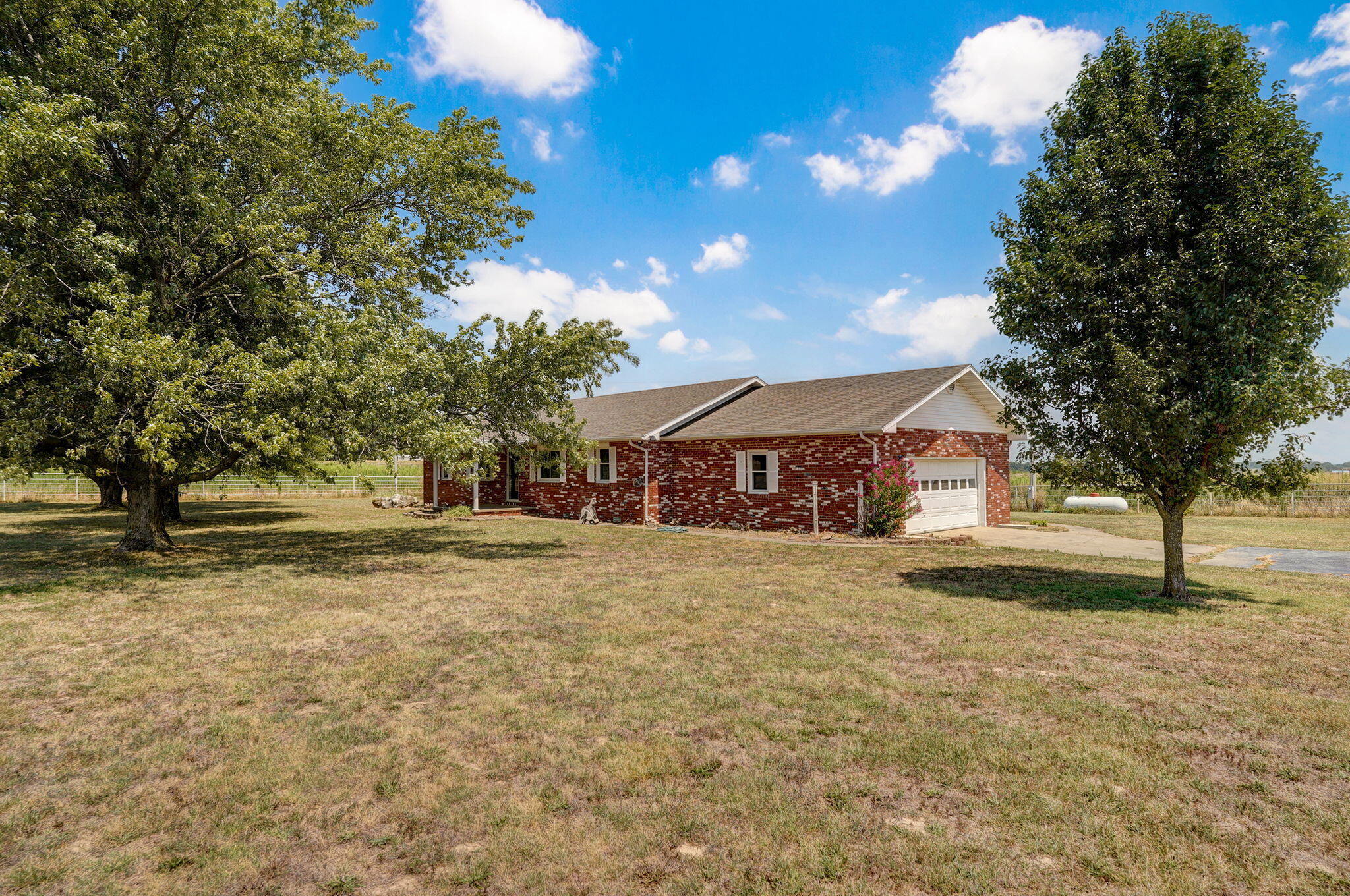 19038 Farm Road 2020 Property Photo 1