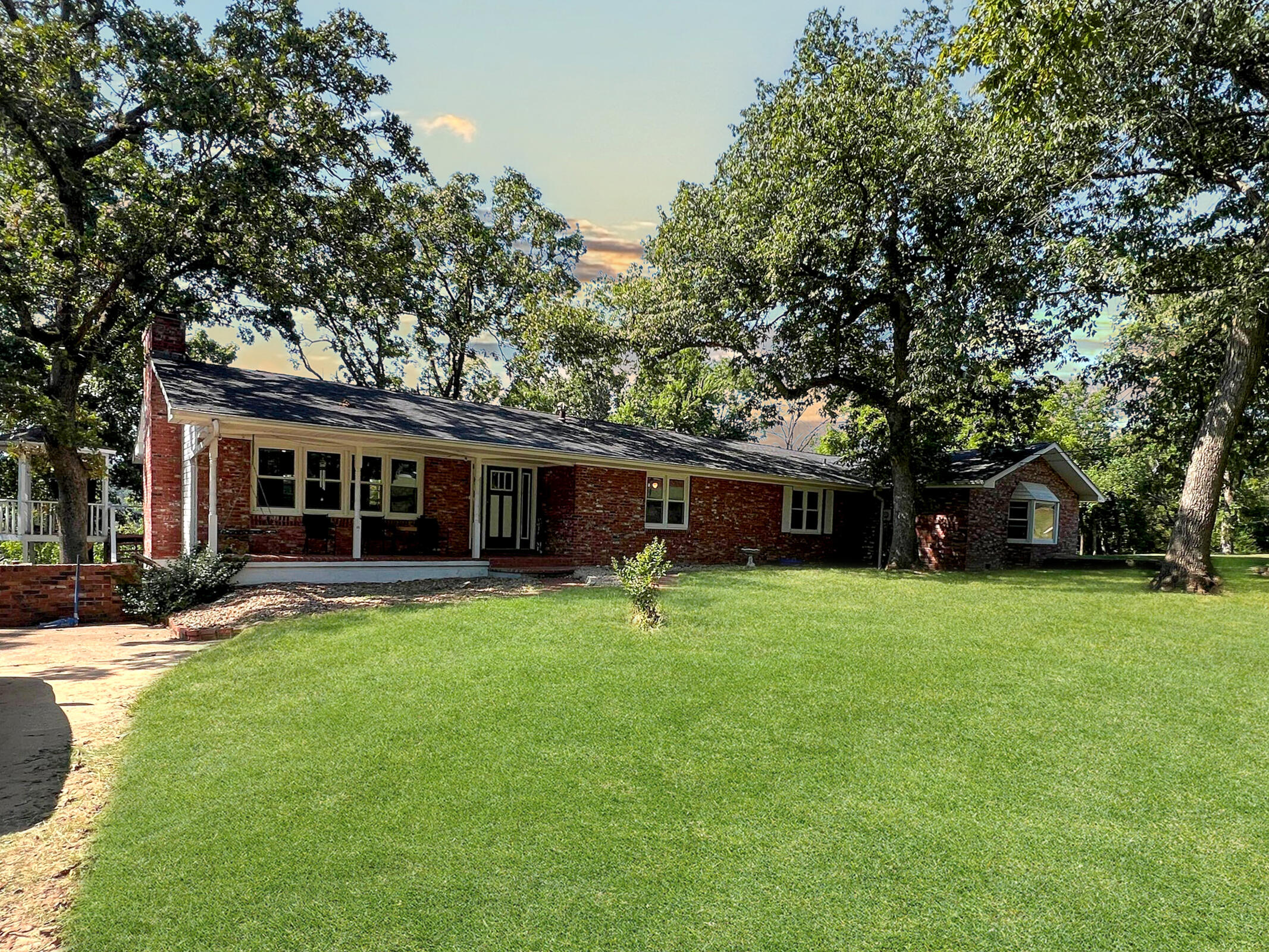 753 Wayland Drive Property Photo 1