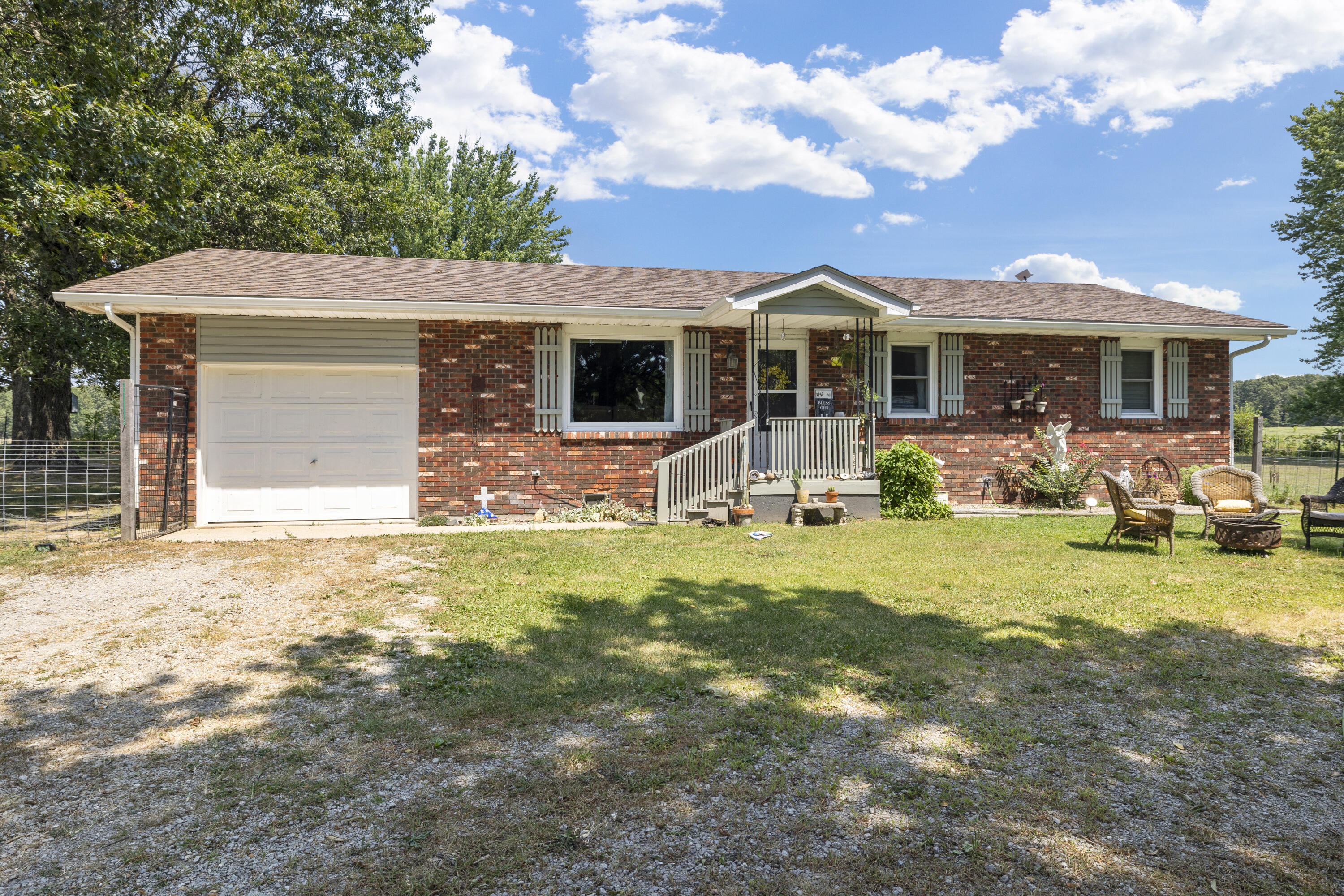 5781 Long State Highway Y Property Photo 1