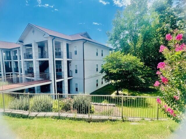 114 Oxford Drive Property Photo 1