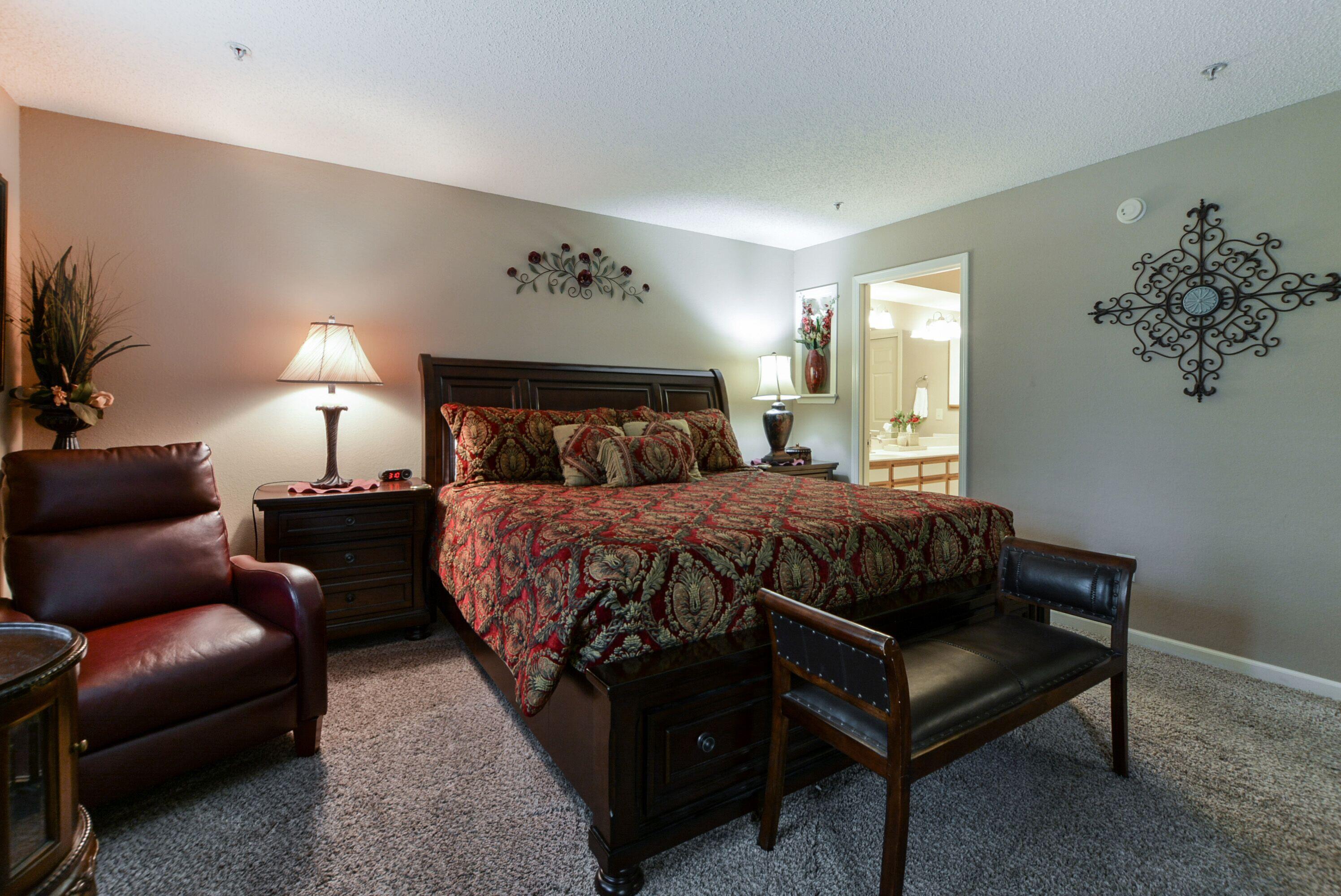 350 Wildwood Drive South 13 Property Photo 23