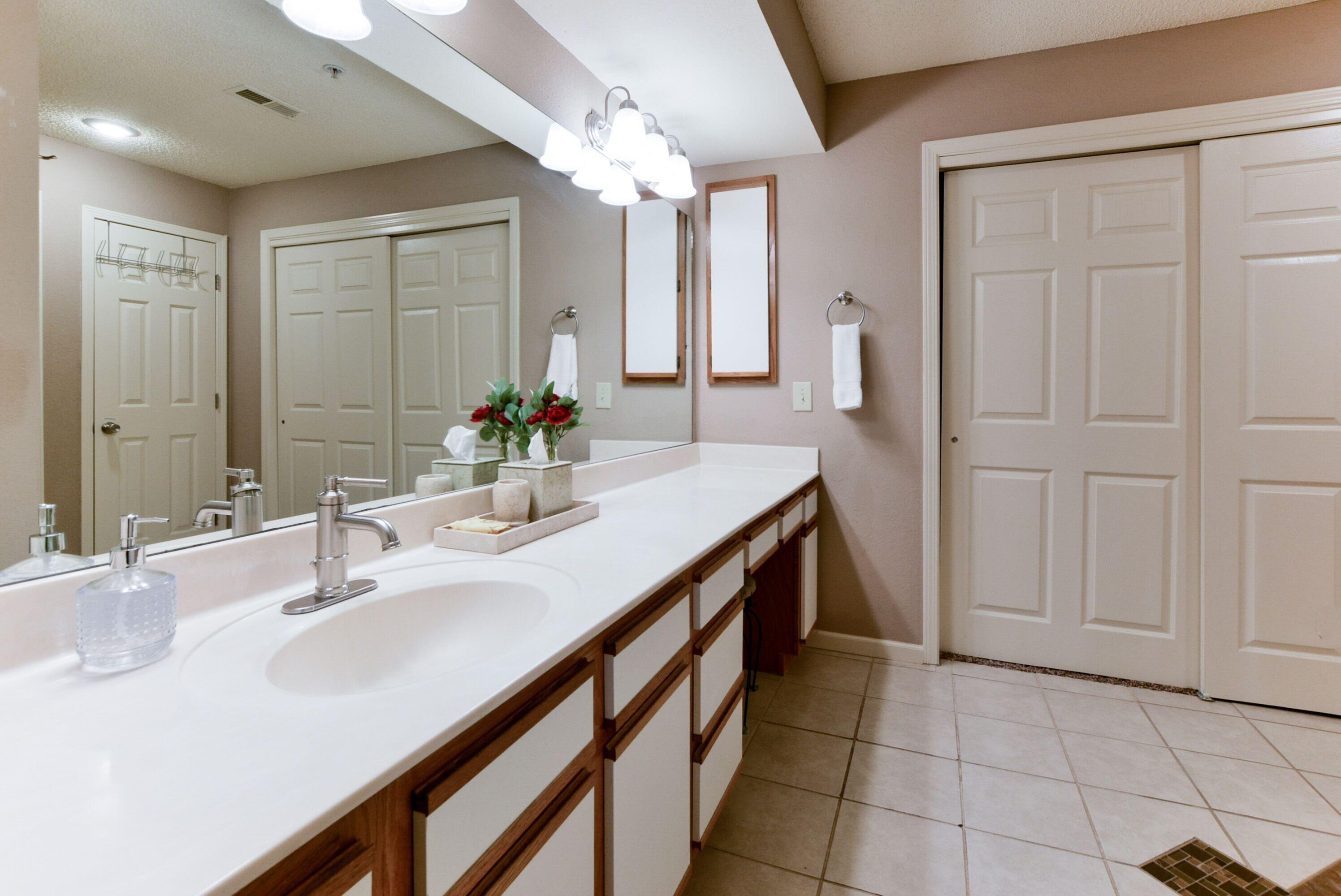 350 Wildwood Drive South 13 Property Photo 29