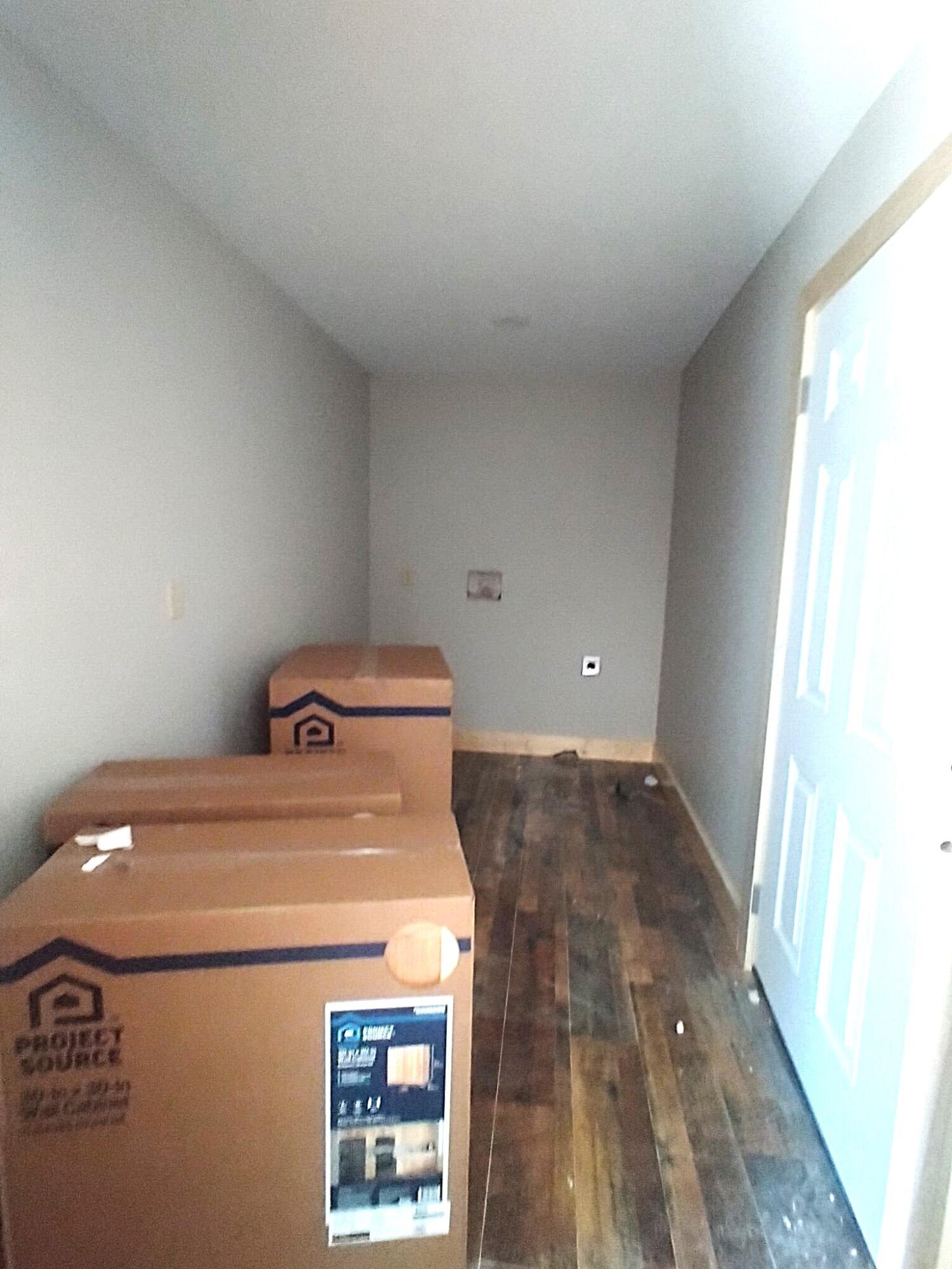 327 South Millwood Street Property Photo 11