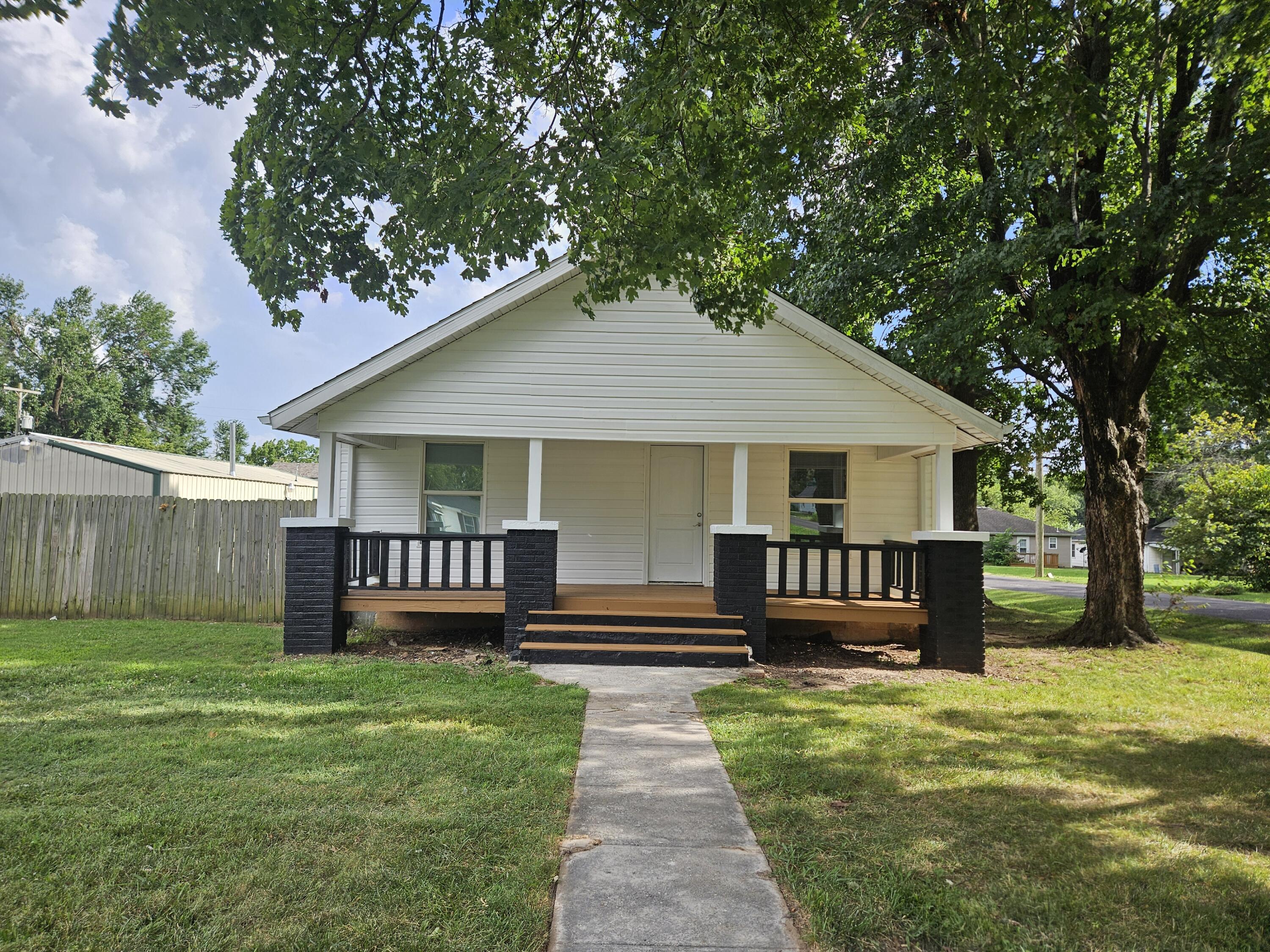 2956 West Olive Street Property Photo 1